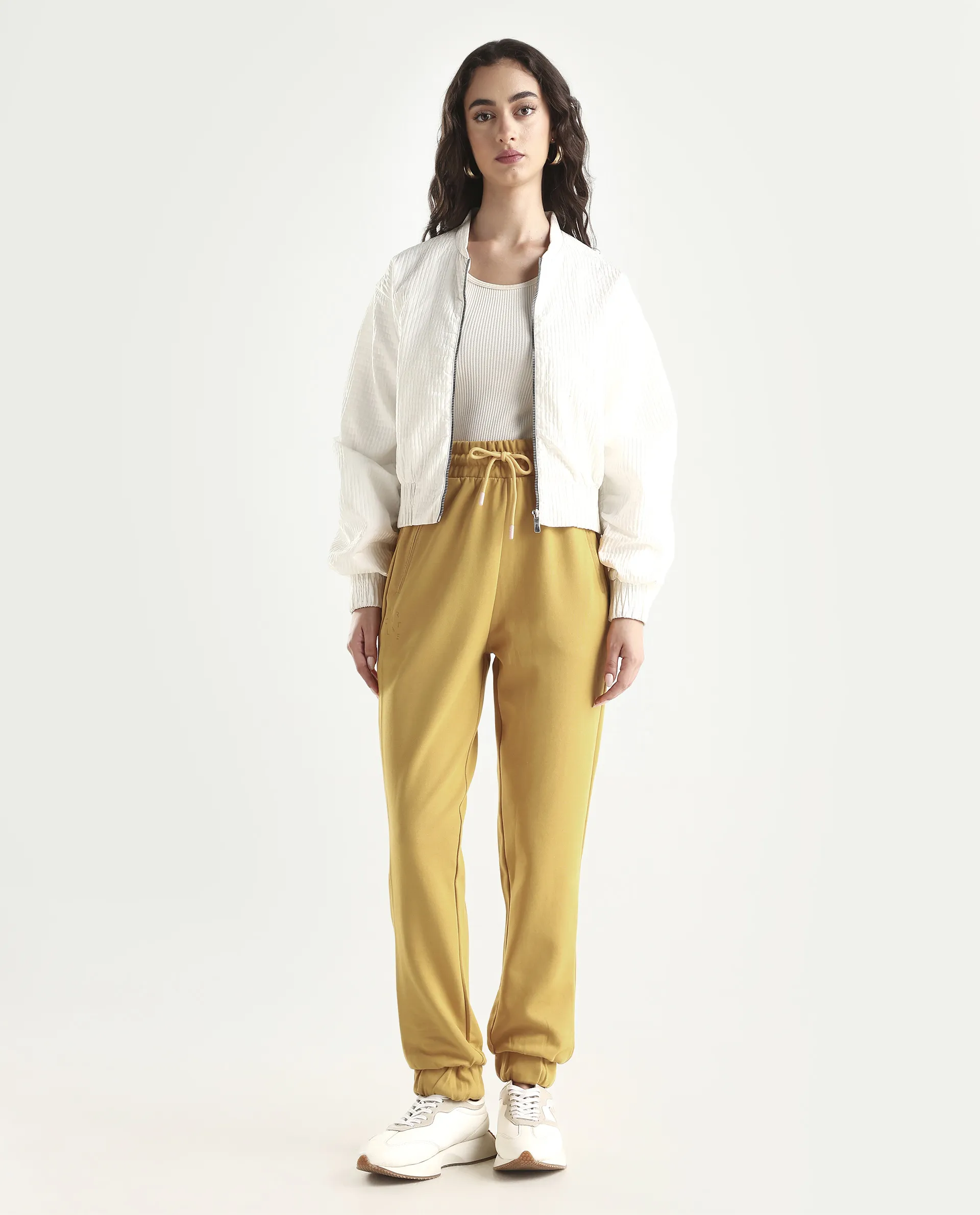 Rareism Women's Heavy Weight Interlock 340 Gsm Cotton Blend Plain Ankle Length Relaxed Fit Track Pant - Image 2