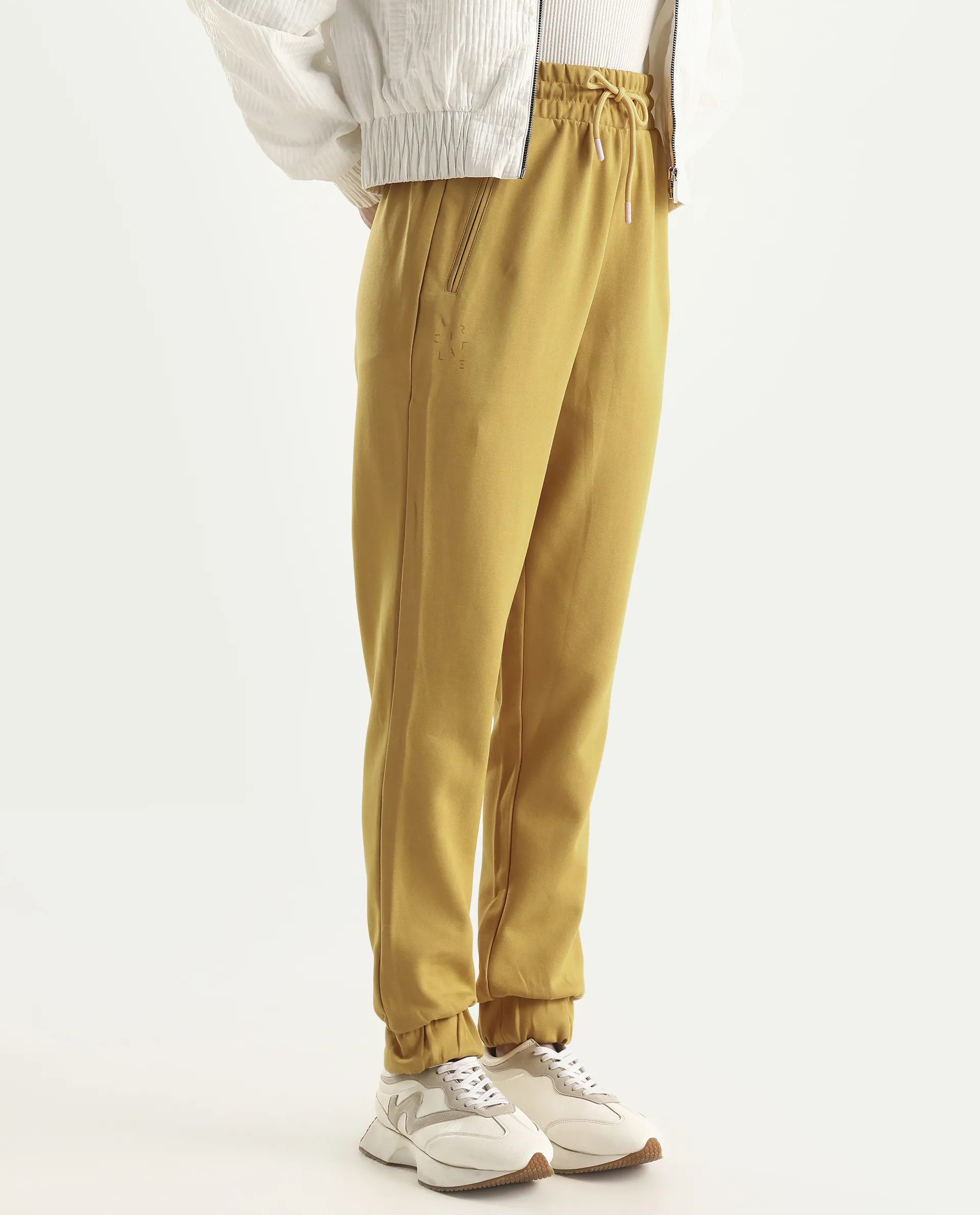 Rareism Women's Heavy Weight Interlock 340 Gsm Cotton Blend Plain Ankle Length Relaxed Fit Track Pant - Image 3