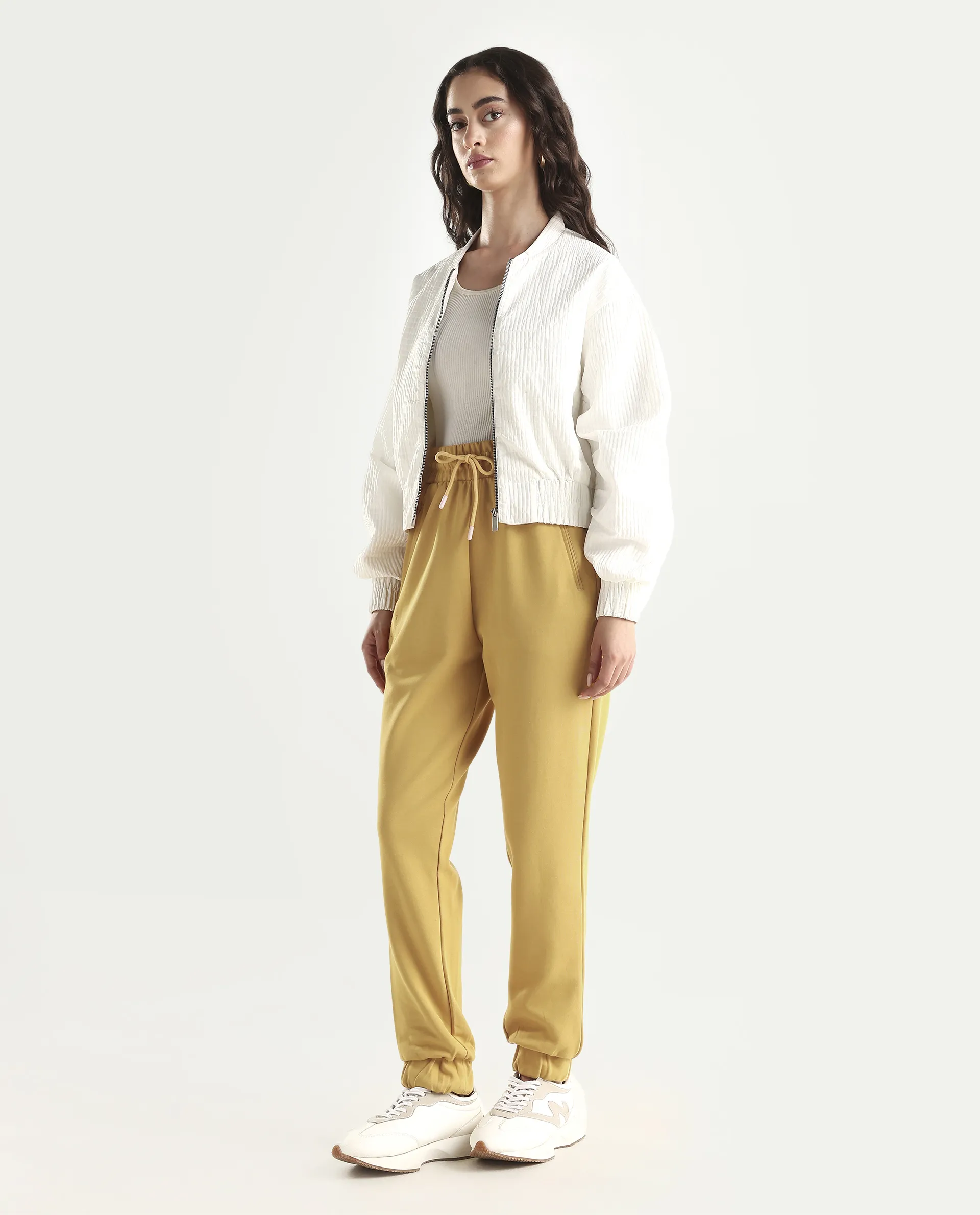 Rareism Women's Heavy Weight Interlock 340 Gsm Cotton Blend Plain Ankle Length Relaxed Fit Track Pant - Image 5
