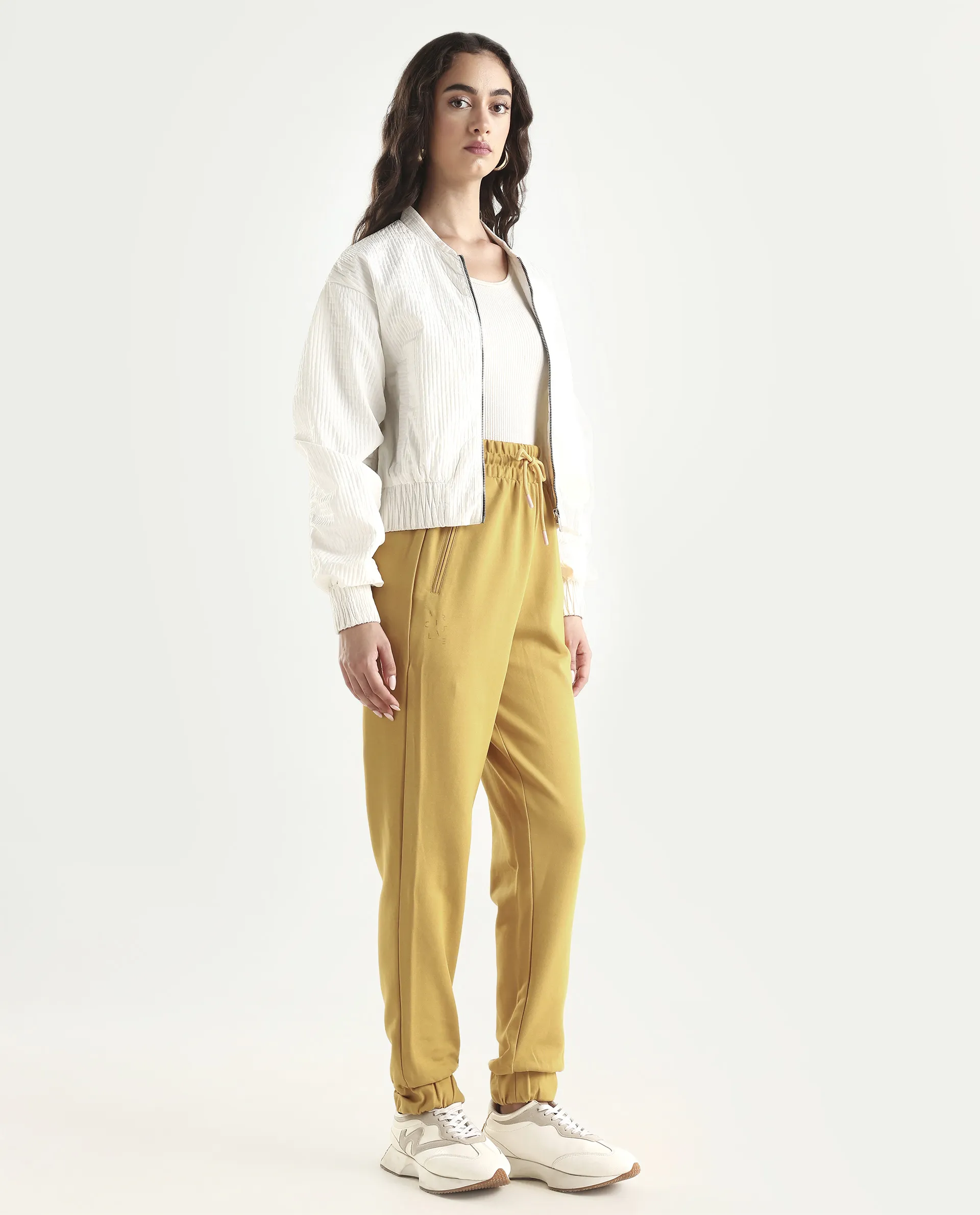 Rareism Women's Heavy Weight Interlock 340 Gsm Cotton Blend Plain Ankle Length Relaxed Fit Track Pant - Image 6