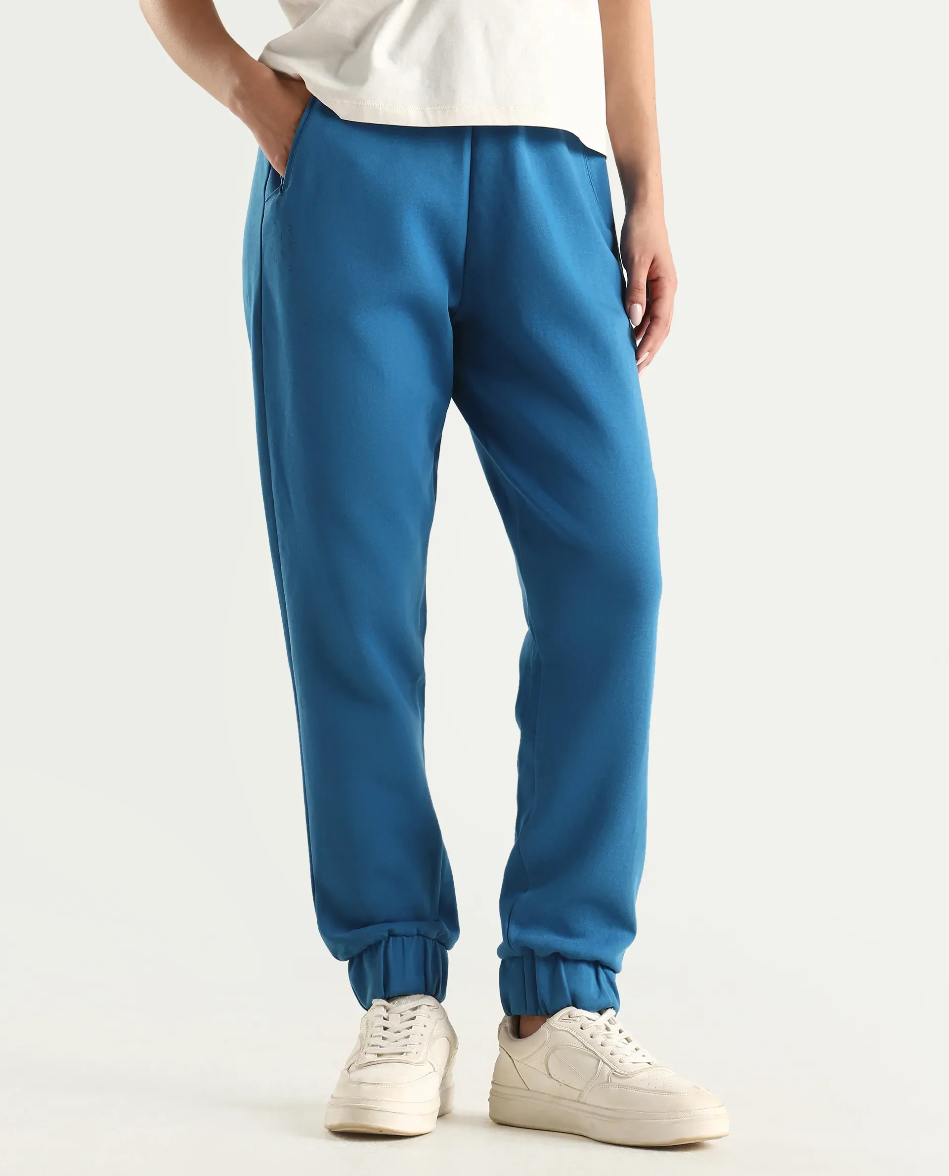 Rareism Women's Heavy Weight Interlock 340 Gsm Cotton Blend Plain Ankle Length Relaxed Fit Track Pant - Image 2