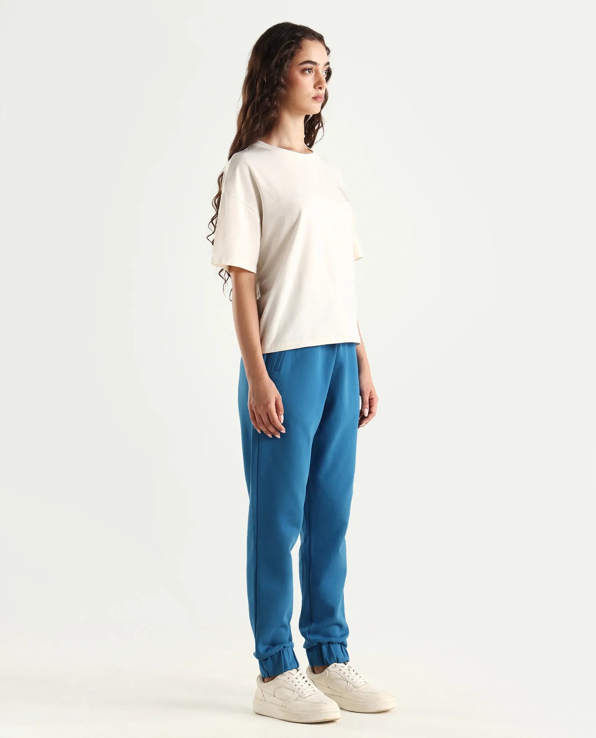 Rareism Women's Heavy Weight Interlock 340 Gsm Cotton Blend Plain Ankle Length Relaxed Fit Track Pant - Image 5