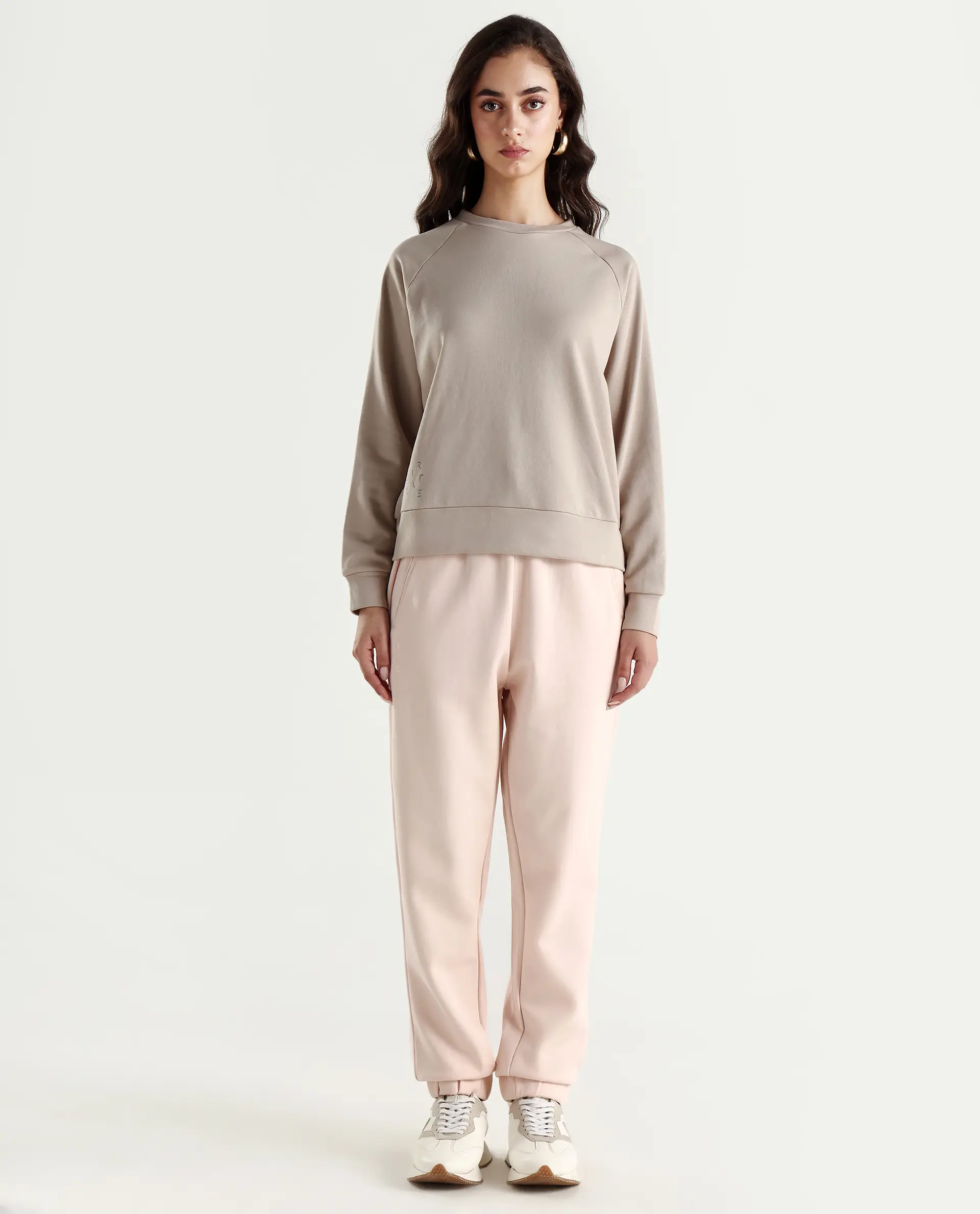 Rareism Women's Heavy Weight Interlock 340 Gsm Cotton Blend Plain Ankle Length Relaxed Fit Track Pant - Image 3