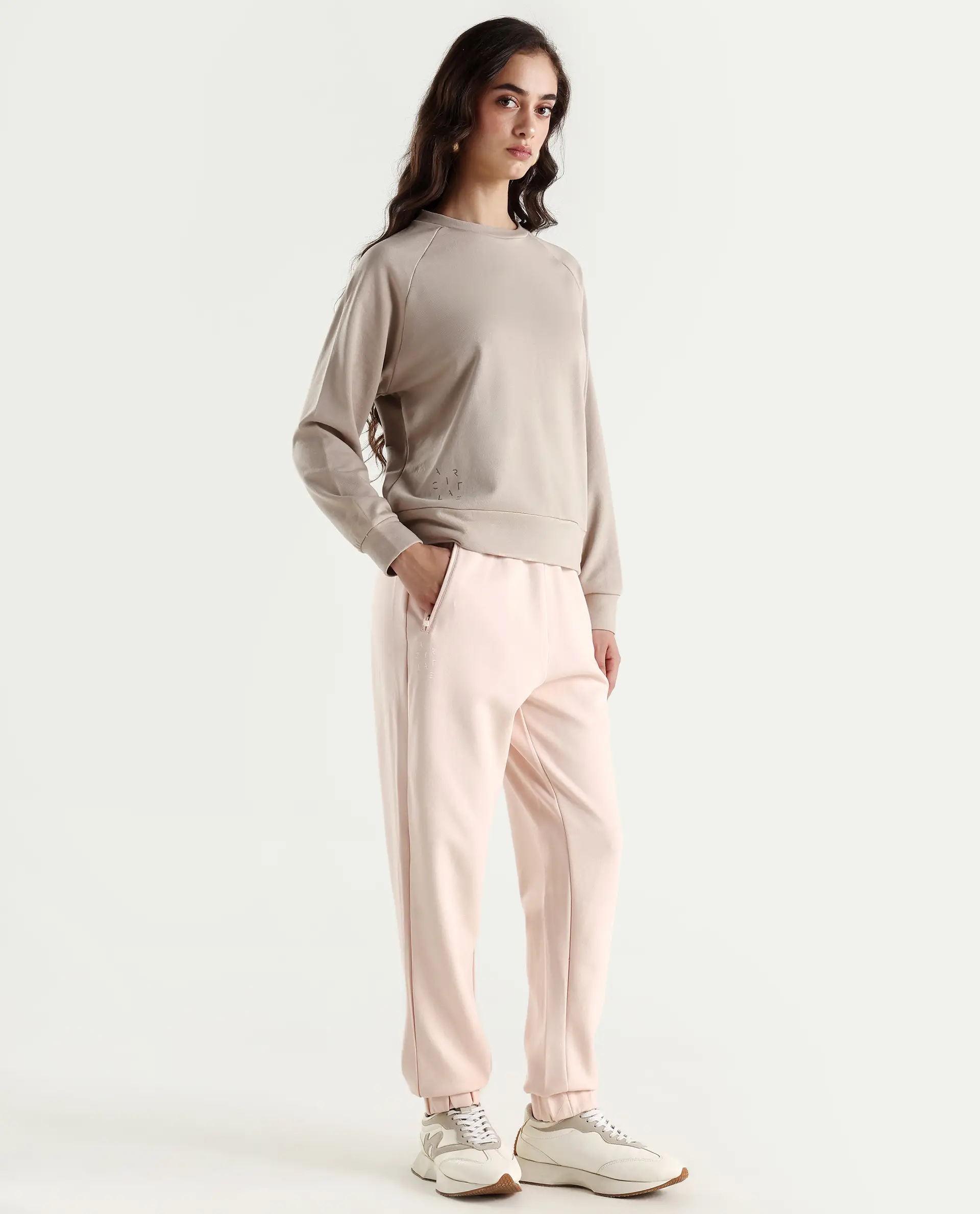 Rareism Women's Heavy Weight Interlock 340 Gsm Cotton Blend Plain Ankle Length Relaxed Fit Track Pant - Image 5