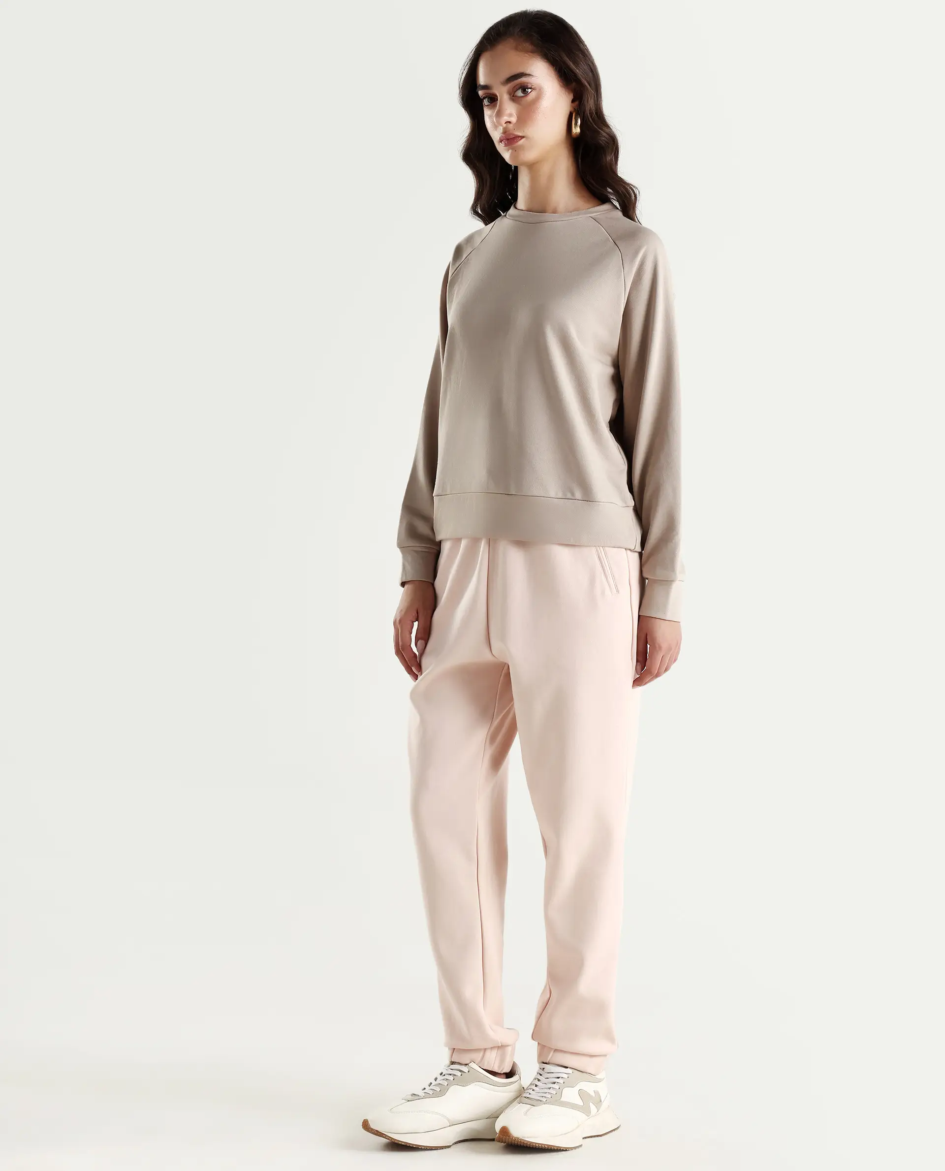 Rareism Women's Heavy Weight Interlock 340 Gsm Cotton Blend Plain Ankle Length Relaxed Fit Track Pant - Image 7