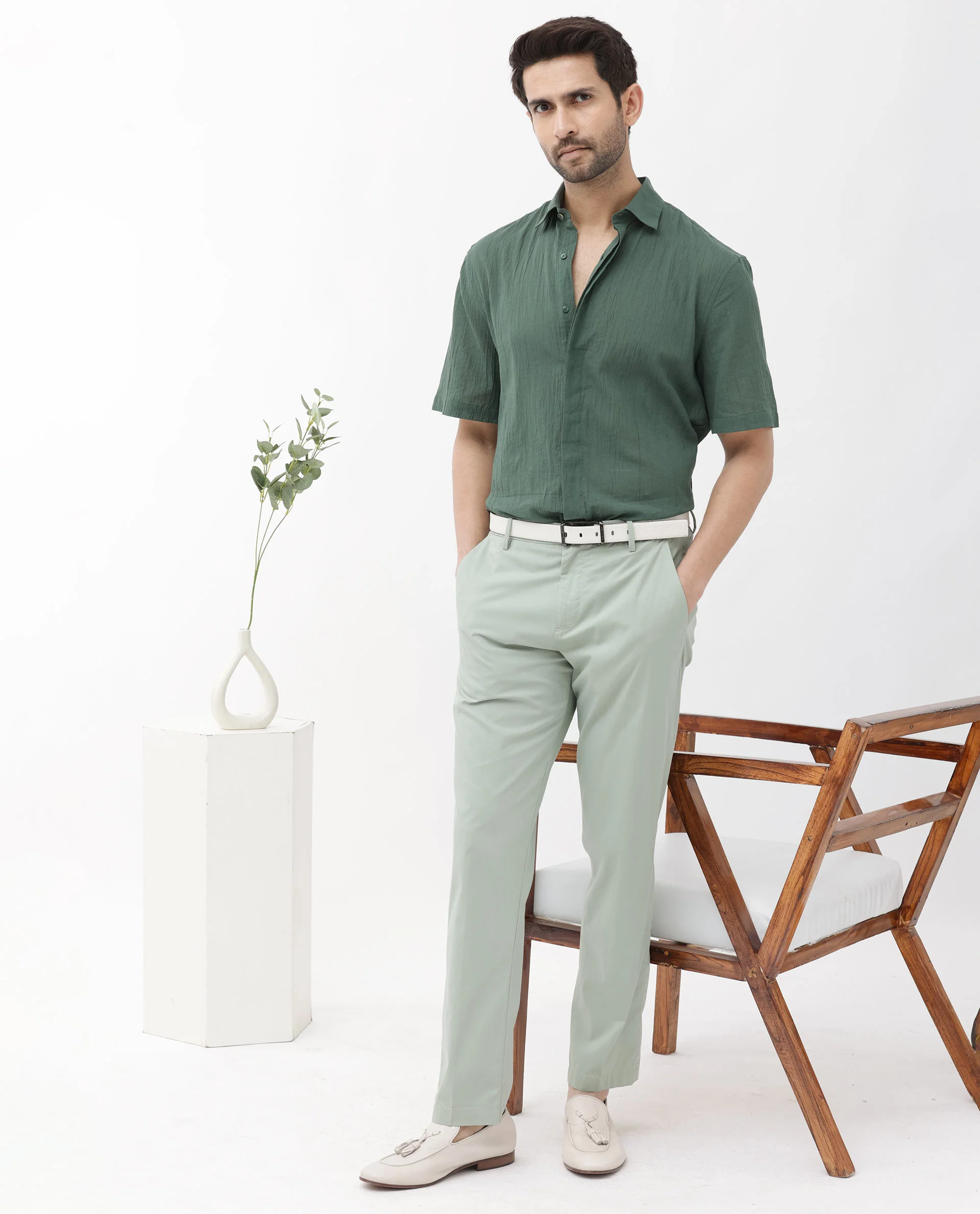 Rare Rabbit Men's Crinkle Ss Dusky Green Cotton Plain Boxy Fit Half Sleeve Collared Shirt - Image 2