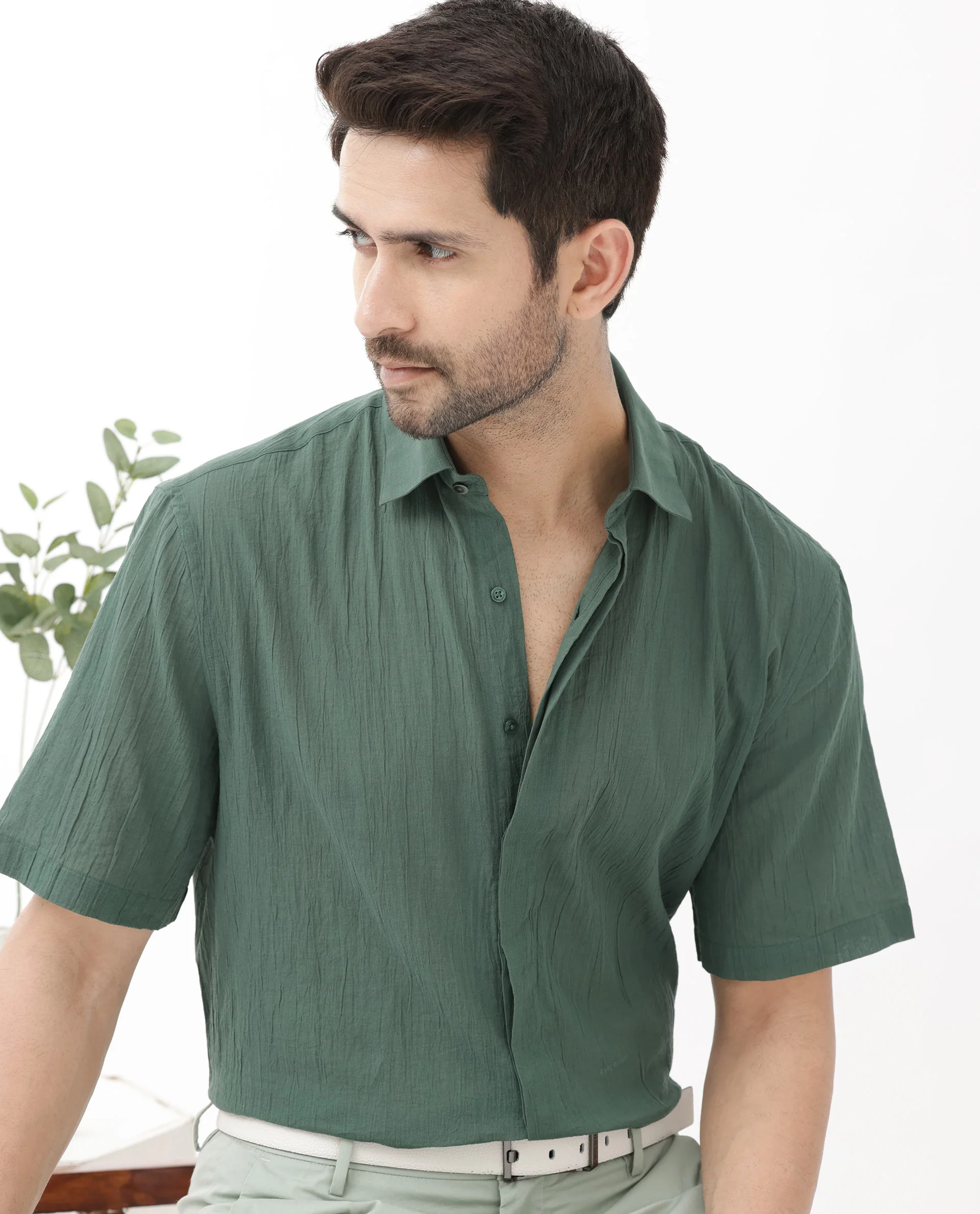 Rare Rabbit Men's Crinkle Ss Dusky Green Cotton Plain Boxy Fit Half Sleeve Collared Shirt - Image 3