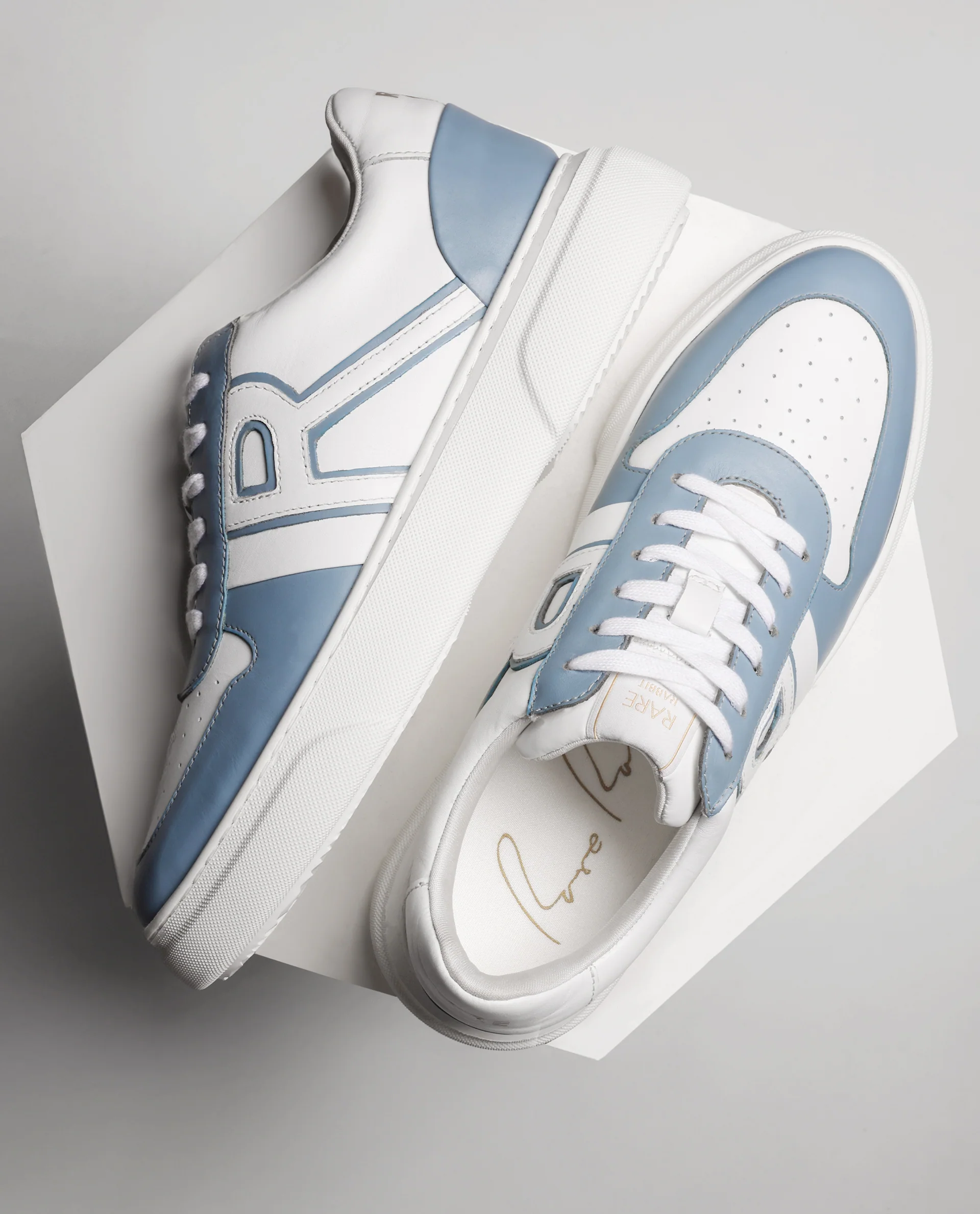 Rare Rabbit Mens Cygnus Pro White Genuine Leather Dual Tone Low-Top Lace-Up Sneaker Shoe - Image 2