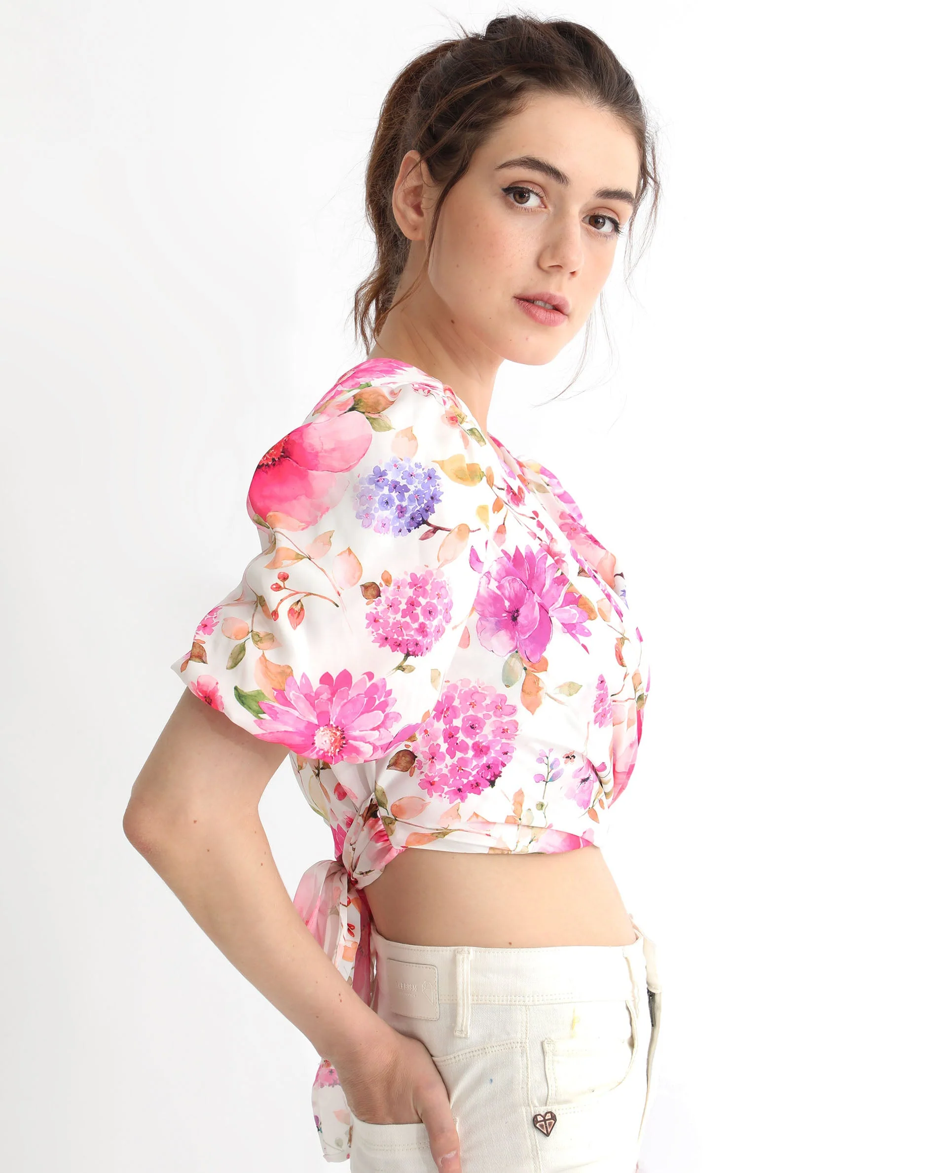 Rareism Women's Dackio White Polyester V-Neck Floral Print Balloon Sleeve Crop Relaxed Fit Top - Image 11
