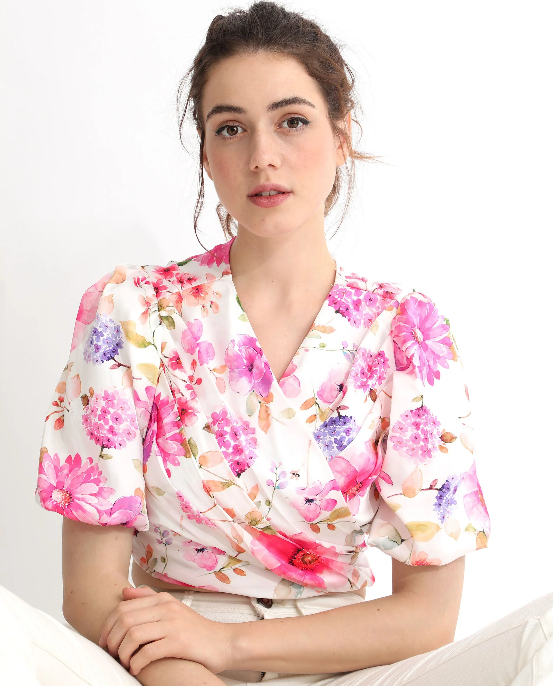 Rareism Women's Dackio White Polyester V-Neck Floral Print Balloon Sleeve Crop Relaxed Fit Top - Image 3