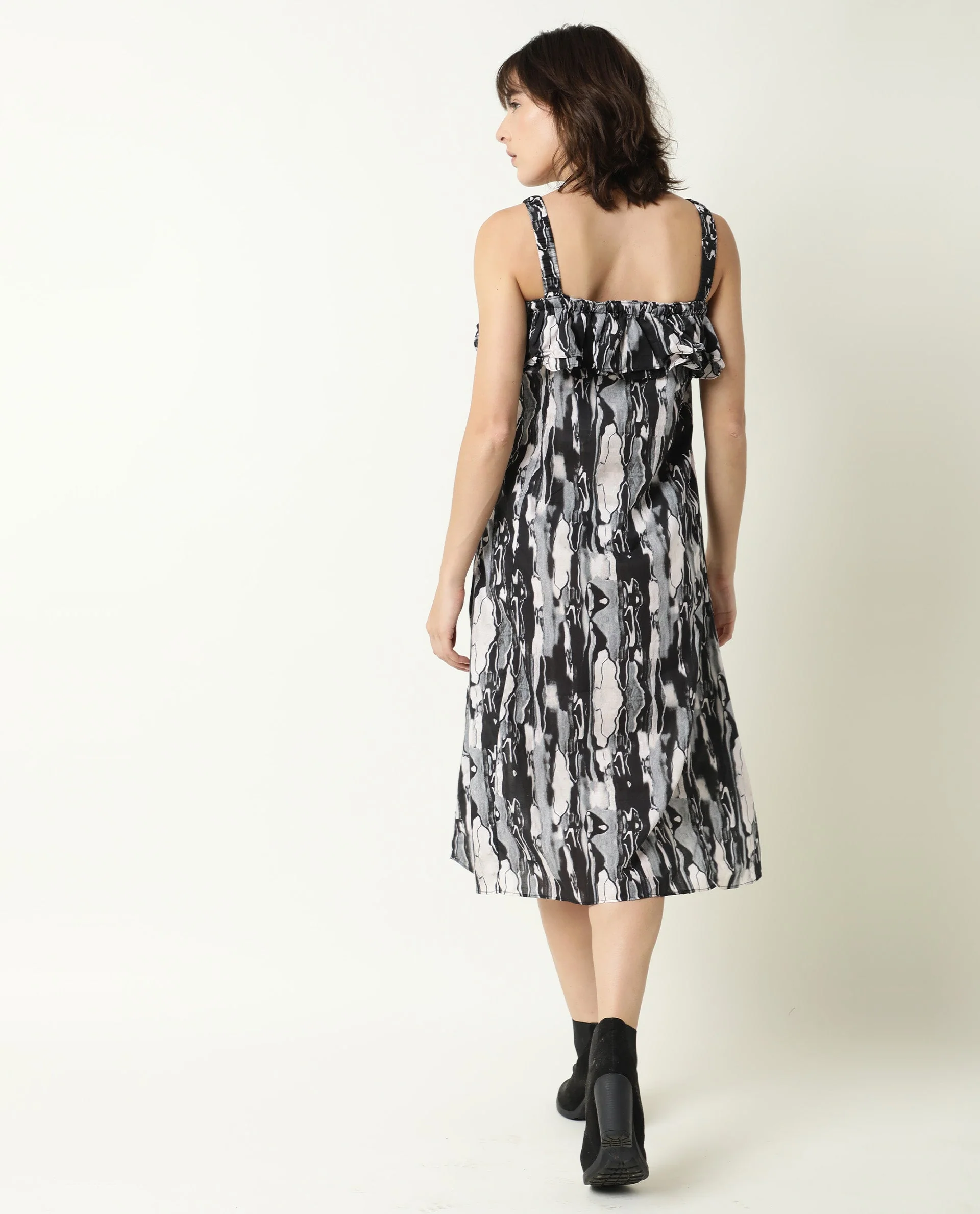 Rareism Women's Darling Black Cotton Collarless Abstract Print Shoulder Strap Knee Length Regular Fit Dress - Image 10