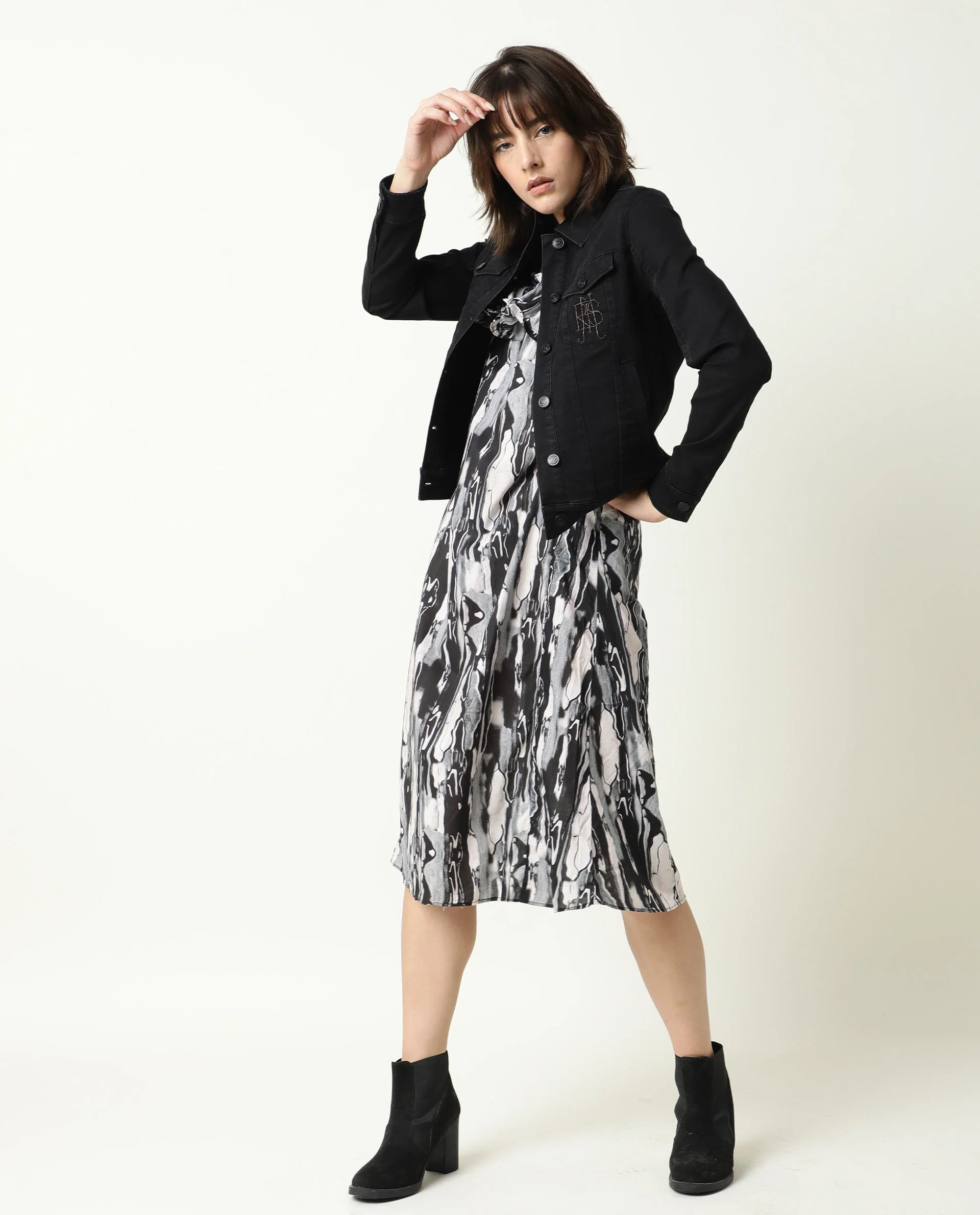 Rareism Women's Darling Black Cotton Collarless Abstract Print Shoulder Strap Knee Length Regular Fit Dress - Image 3