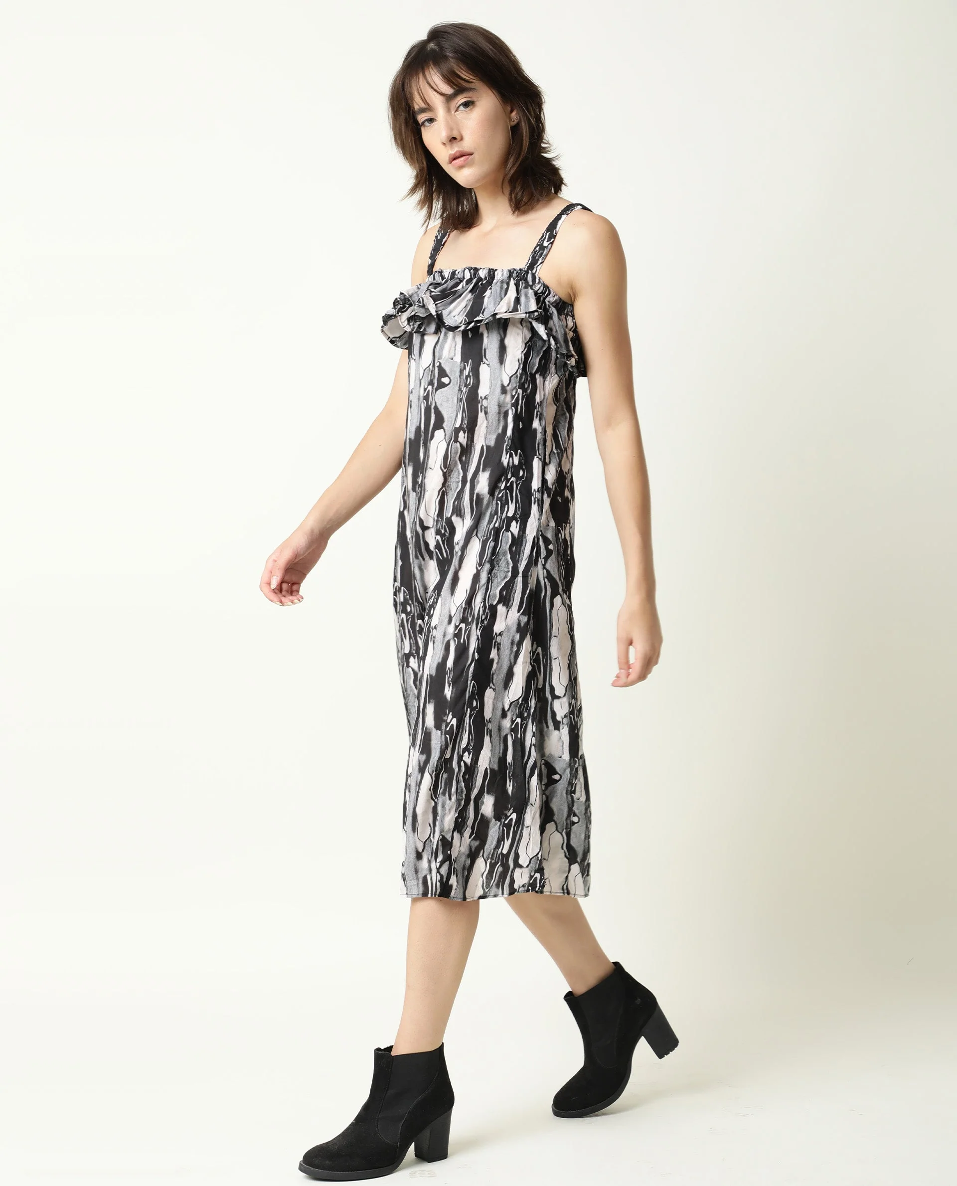 Rareism Women's Darling Black Cotton Collarless Abstract Print Shoulder Strap Knee Length Regular Fit Dress - Image 6