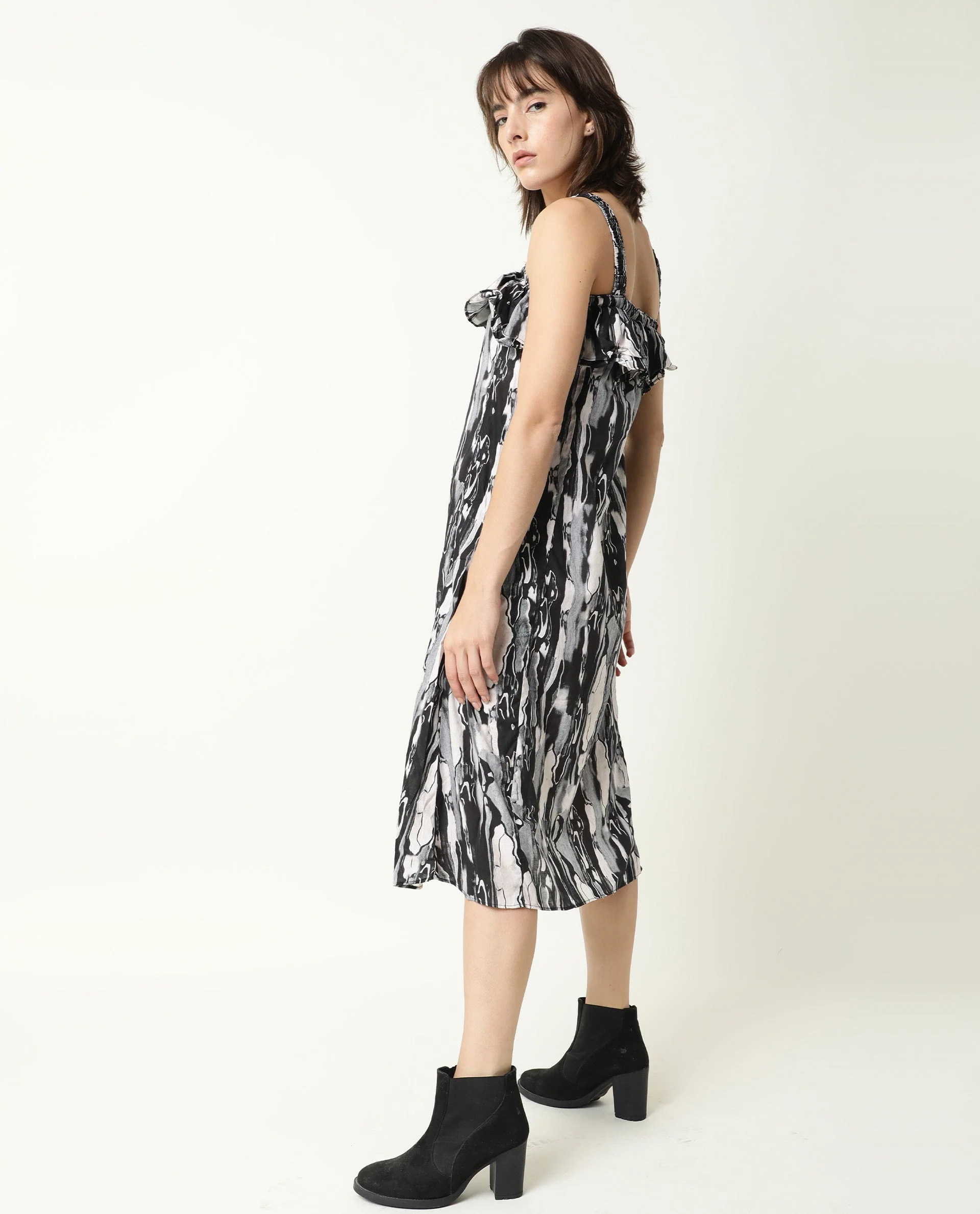 Rareism Women's Darling Black Cotton Collarless Abstract Print Shoulder Strap Knee Length Regular Fit Dress - Image 7