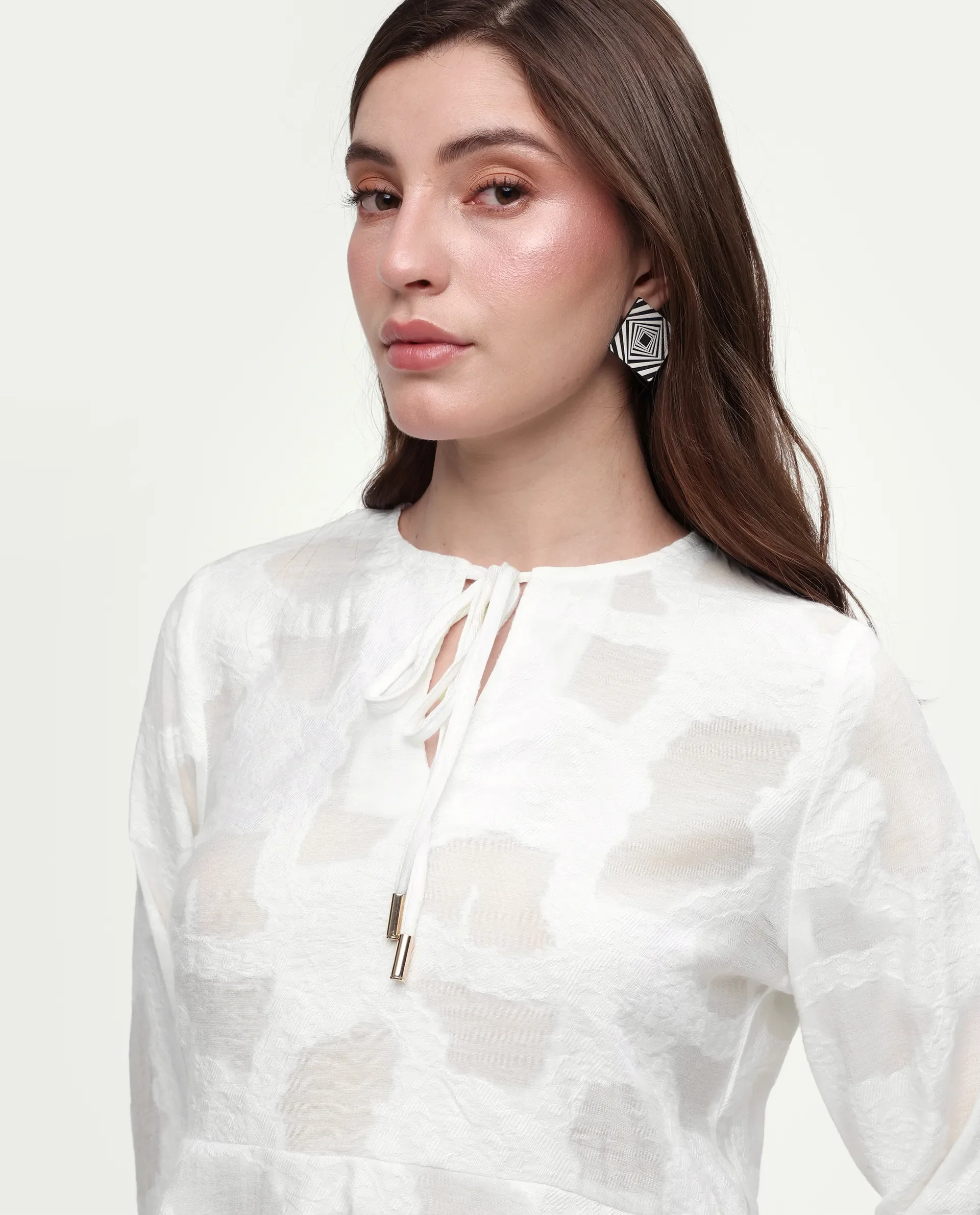 Rareism Women's Daro Offwhite Viscose Blend Tie-Up Regular Plain Top - Image 4