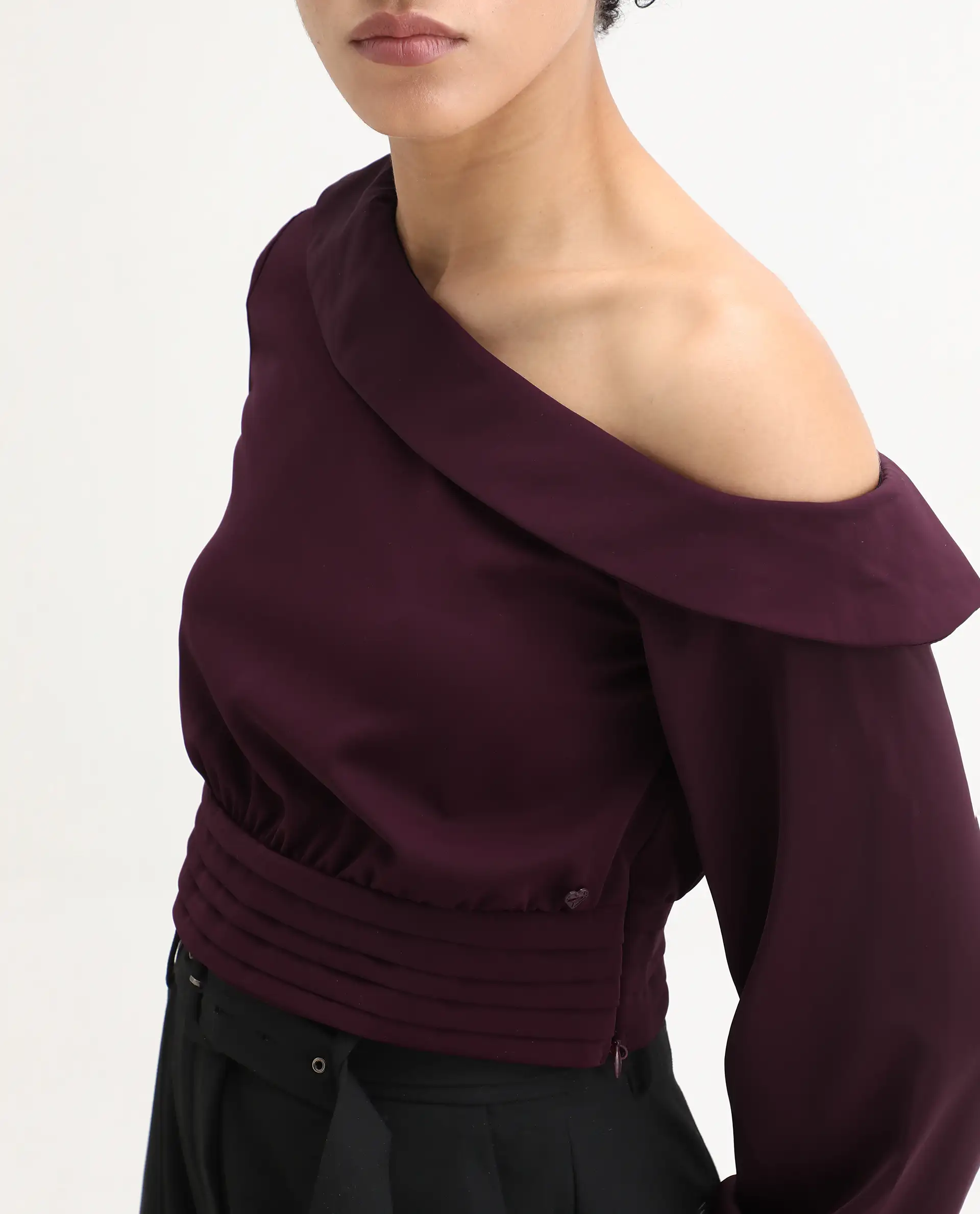 Rareism Women's Darople Red Satin One Shoulder Plain Bishop Sleeve Crop Regular Fit Top - Image 3