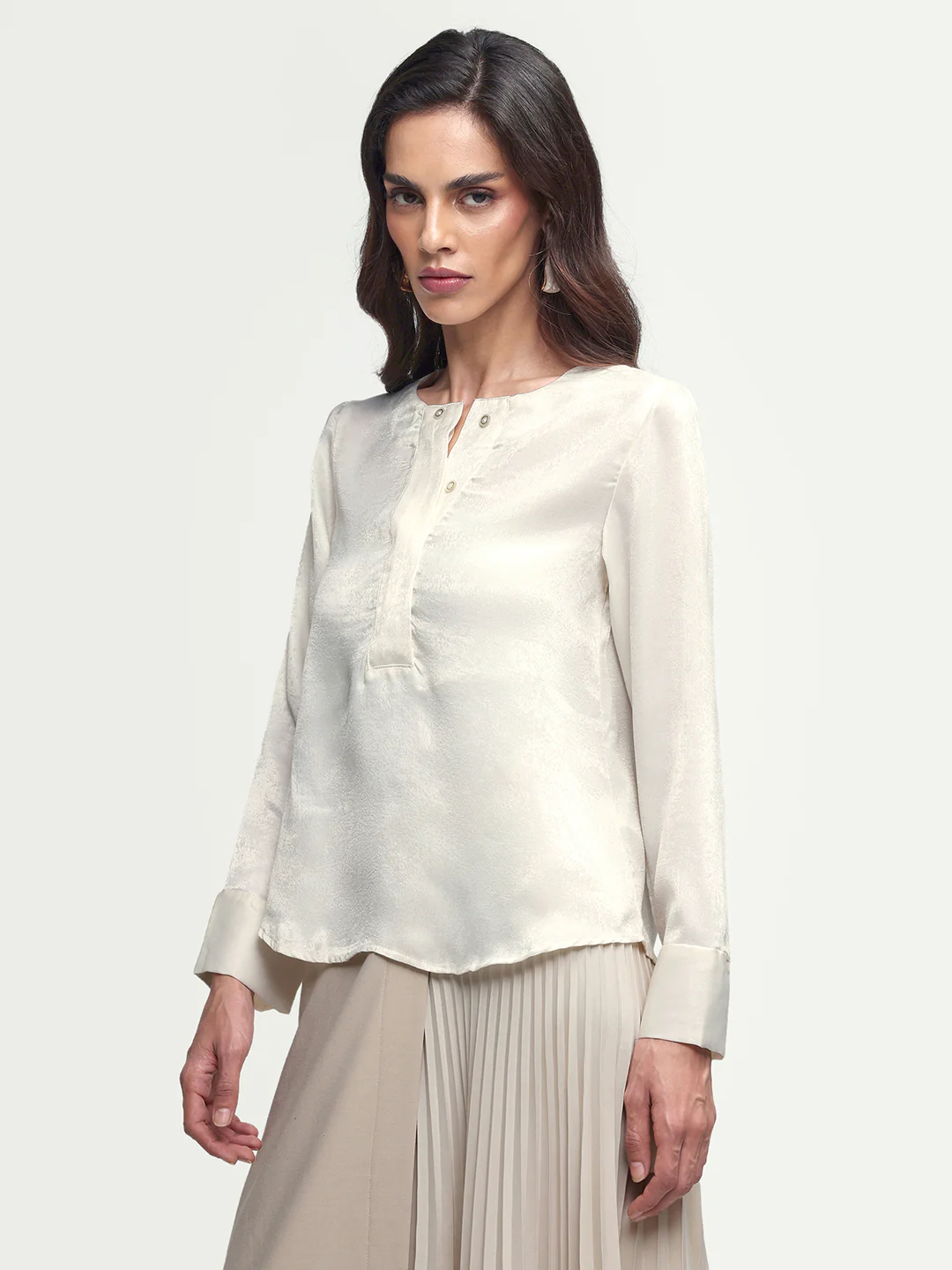 Rareism Women's Daxzo Off White Velvet Round Neck Plain Relaxed Fit Top - Image 6
