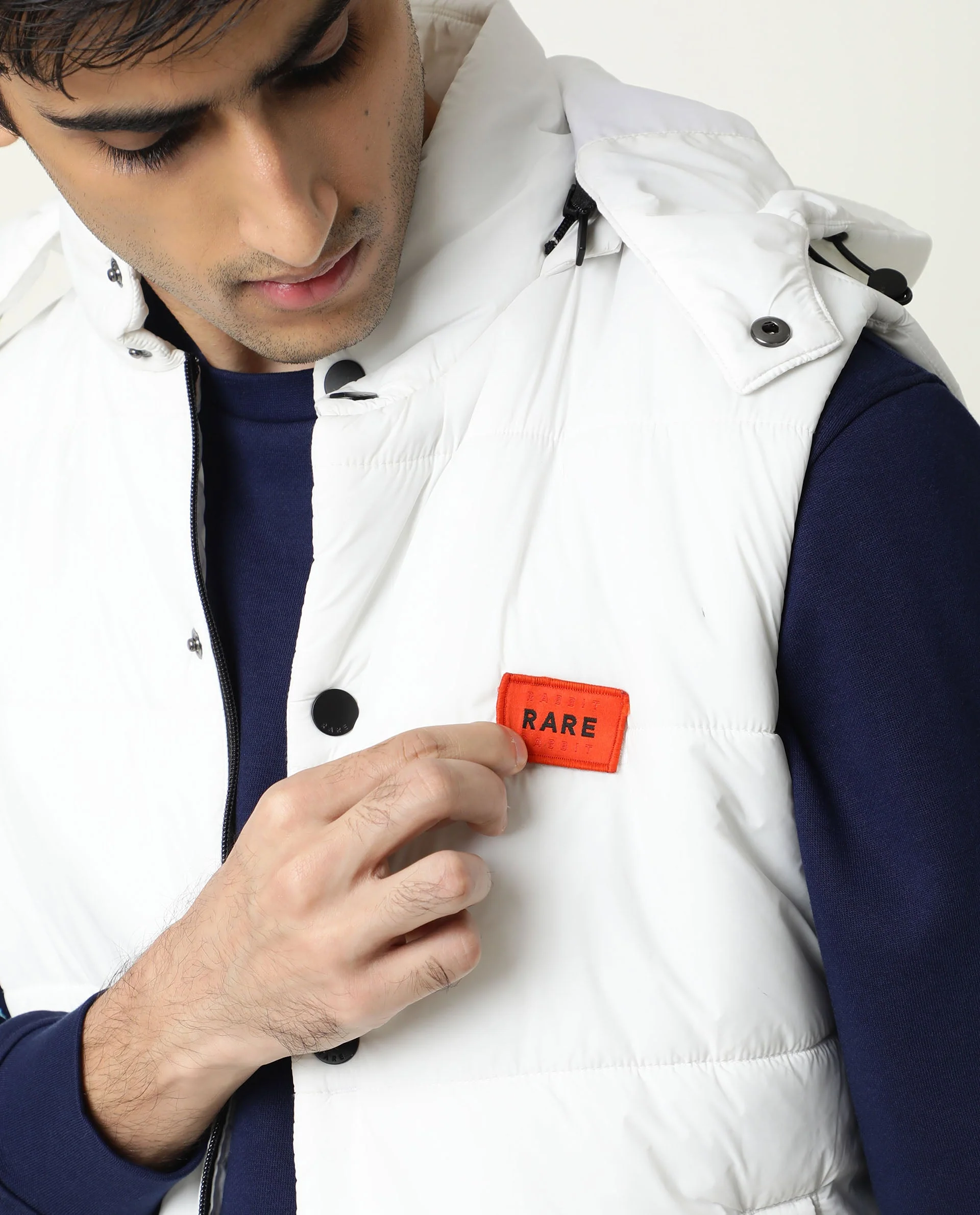 Rare Rabbit Men's Depot White Nylon Plain Slim Fit Sleeveless Hooded Jacket - Image 6