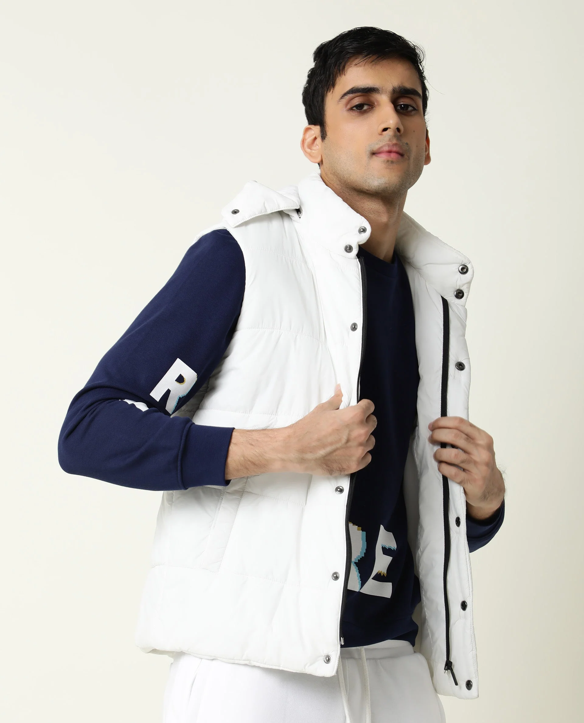 Rare Rabbit Men's Depot White Nylon Plain Slim Fit Sleeveless Hooded Jacket - Image 7