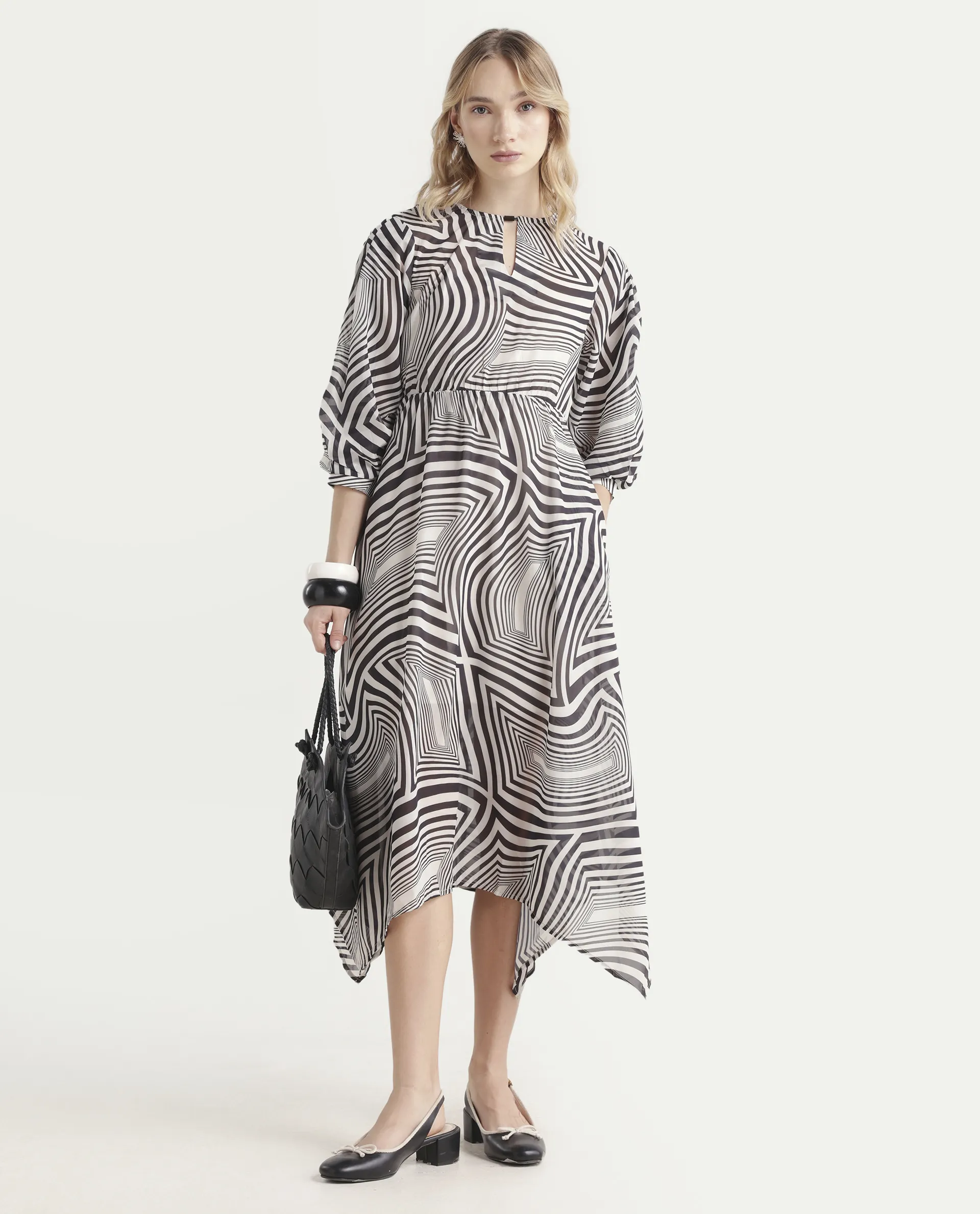 Rareism Women's Dilob Black Polyester Drop Collar Abstract Print Cuffed Sleeve Maxi Flared Dress - Image 2