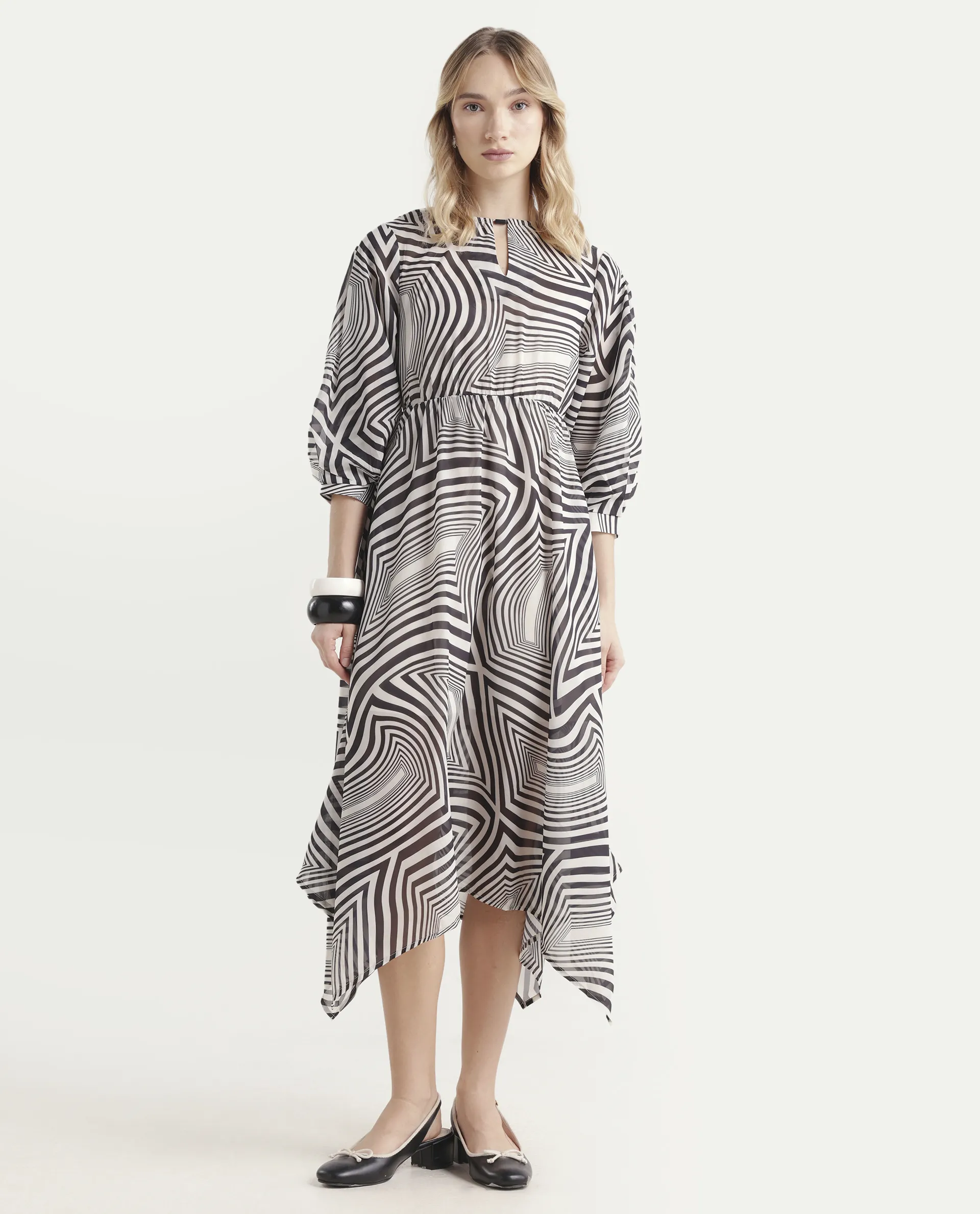 Rareism Women's Dilob Black Polyester Drop Collar Abstract Print Cuffed Sleeve Maxi Flared Dress - Image 3