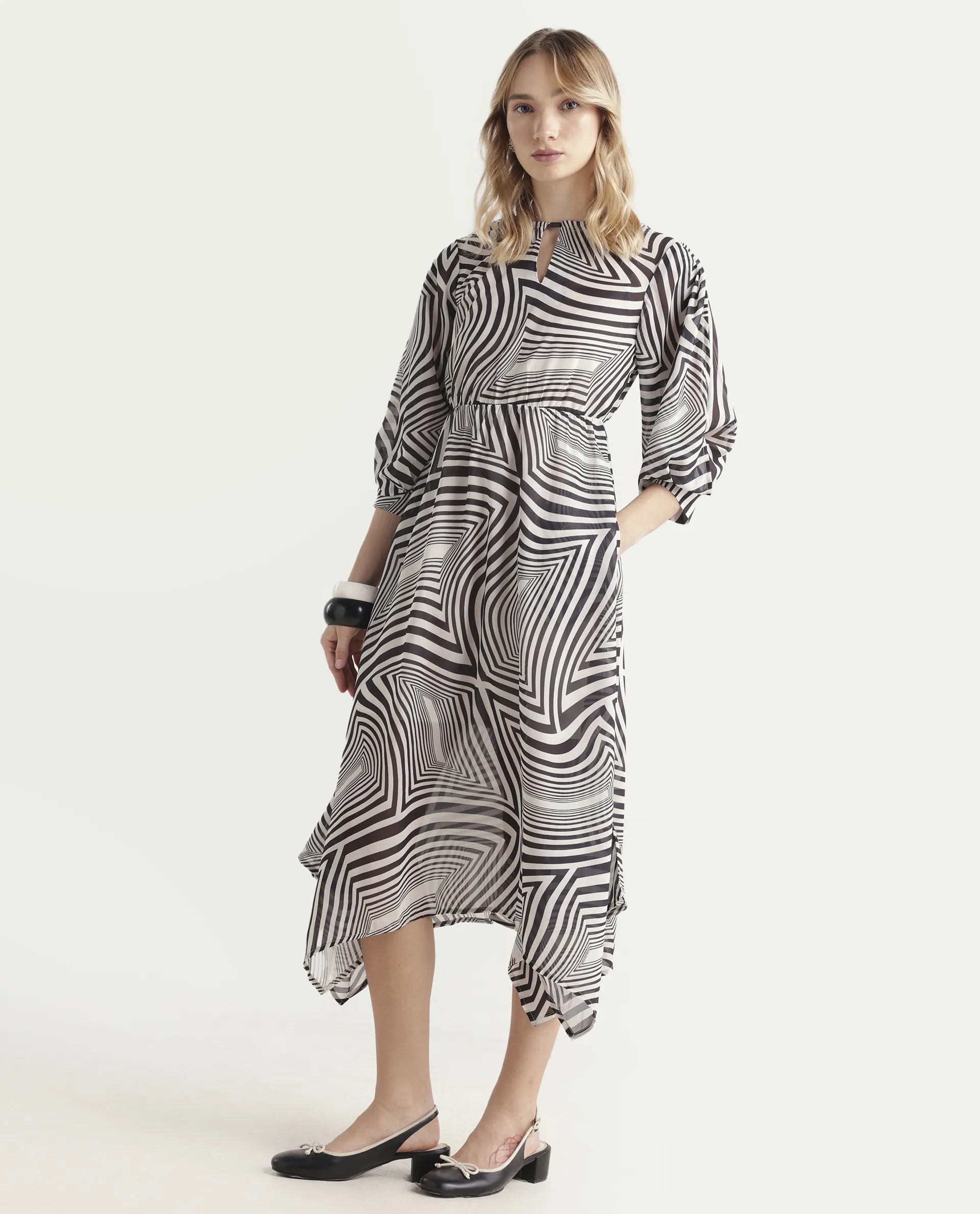Rareism Women's Dilob Black Polyester Drop Collar Abstract Print Cuffed Sleeve Maxi Flared Dress - Image 5
