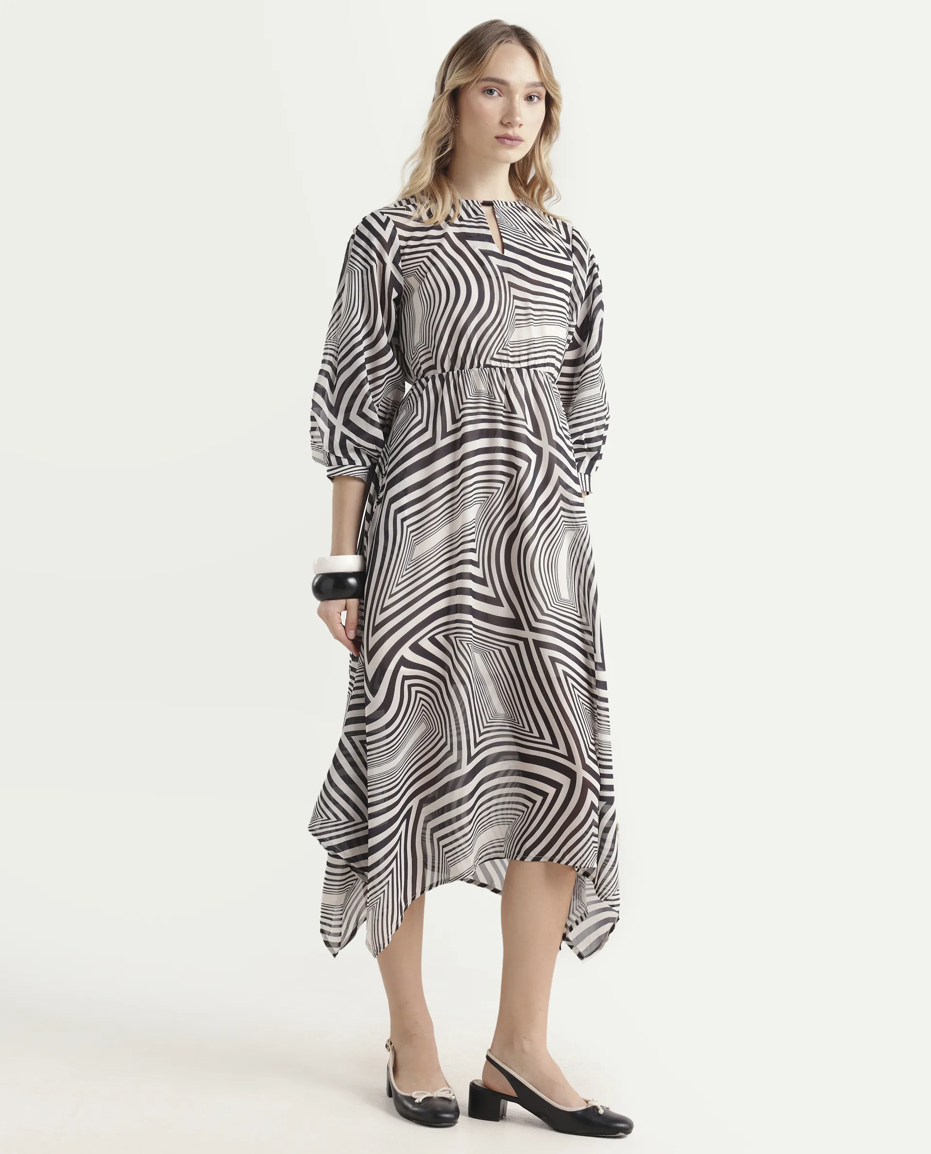 Rareism Women's Dilob Black Polyester Drop Collar Abstract Print Cuffed Sleeve Maxi Flared Dress - Image 6