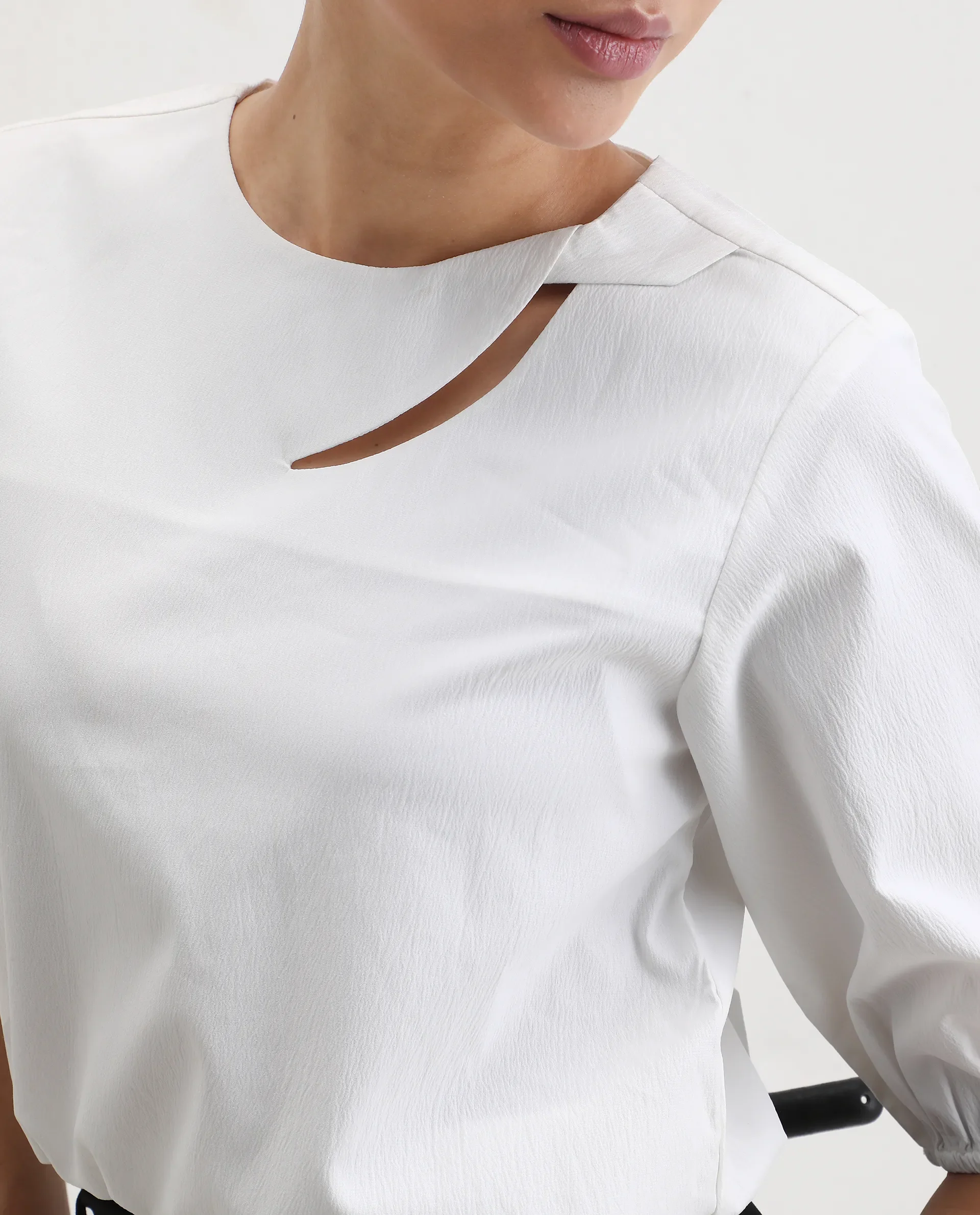 Rareism Women's Dionysus White Polyester Blend Crew Neck Plain Crop Regular Fit Top - Image 3