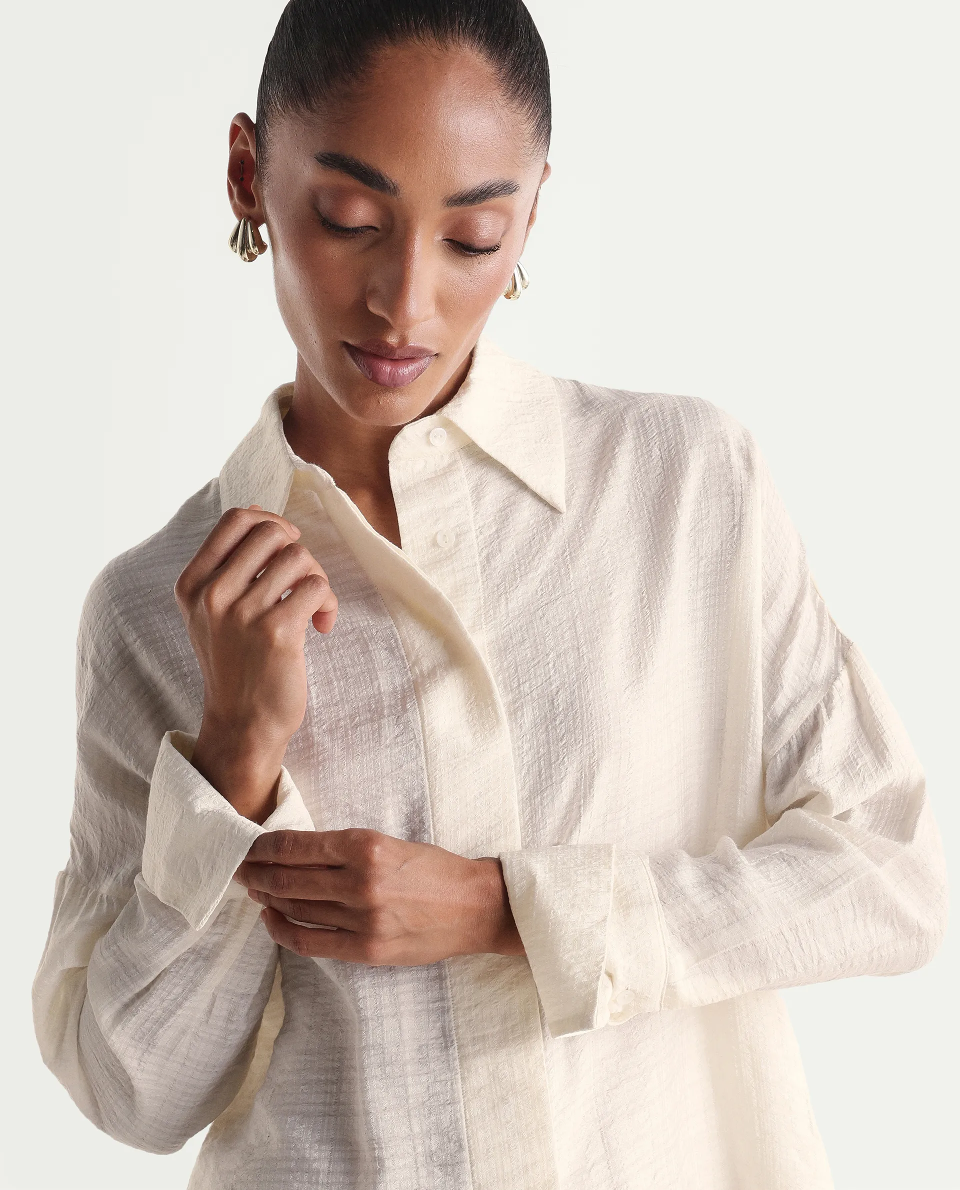 Rareism Women's Diri Off White Viscose Blend Full Sleeve Spread Collar Button Oversized Plain Shirt - Image 4