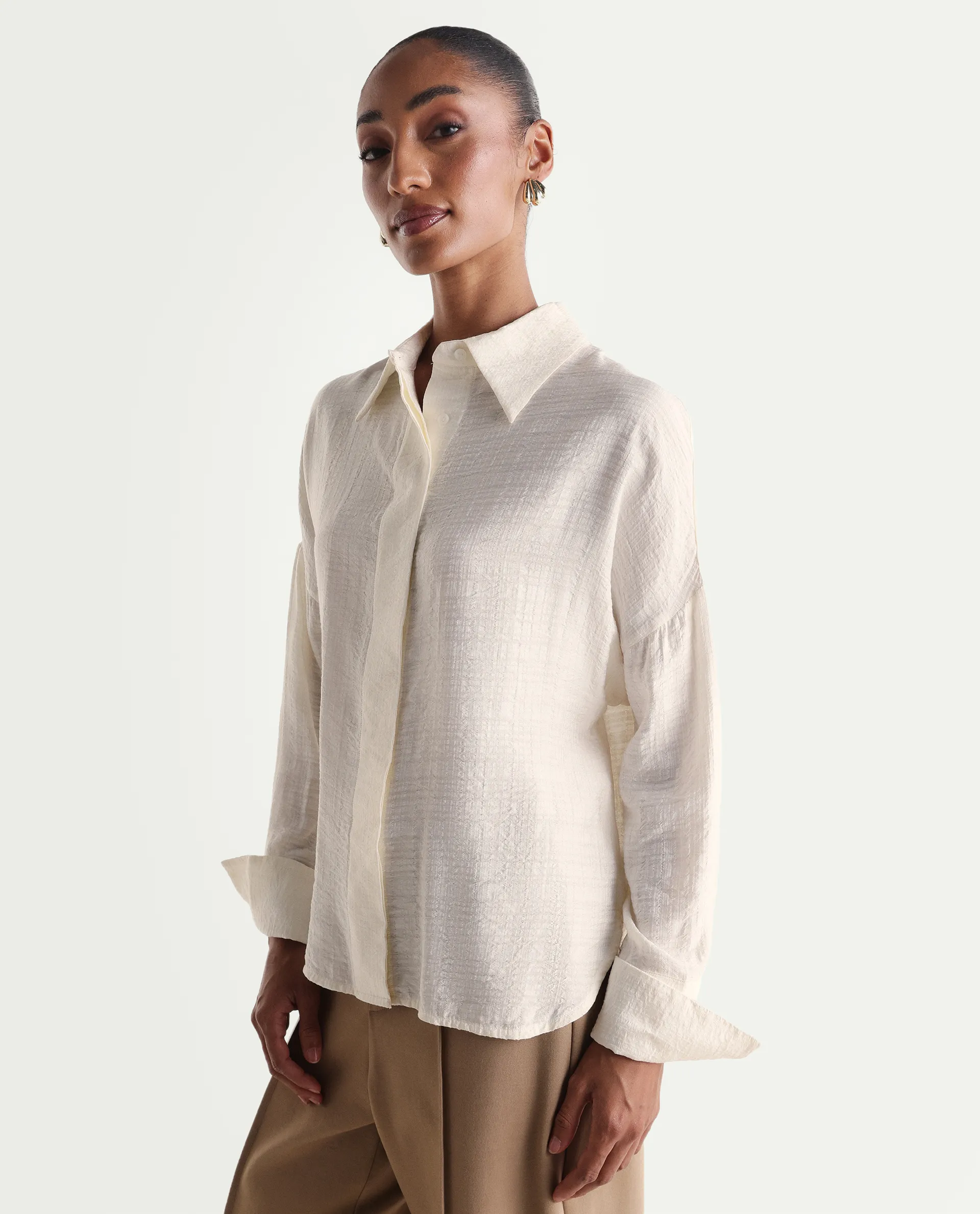 Rareism Women's Diri Off White Viscose Blend Full Sleeve Spread Collar Button Oversized Plain Shirt - Image 5