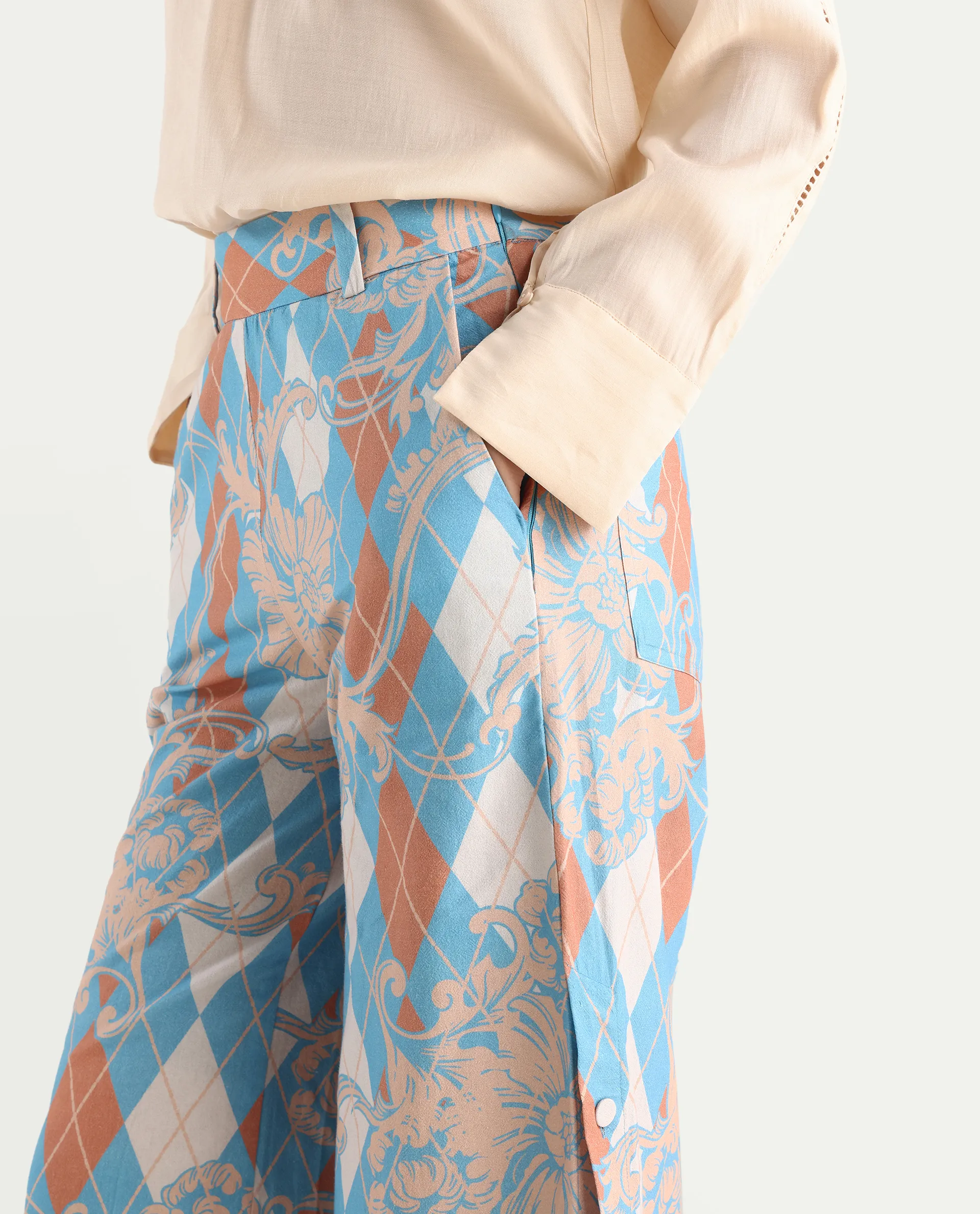 Rareism Women's Diyan Light Multi Polyester Geometric Print Ankle Length Wide Trouser - Image 4