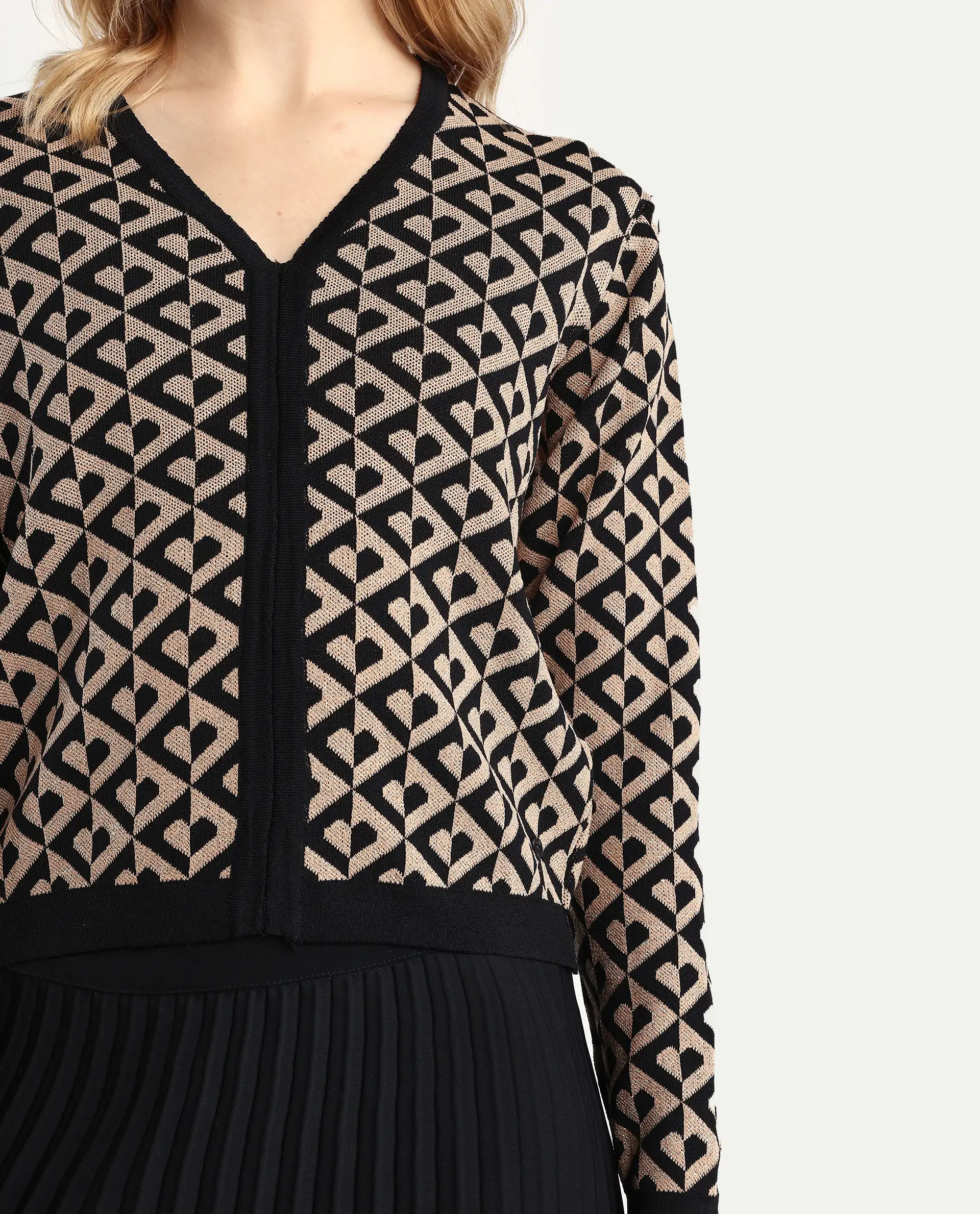 Rareism Women's Dortyol Black Viscose V-Neck Geometric Print Regular Fit Sweater - Image 4