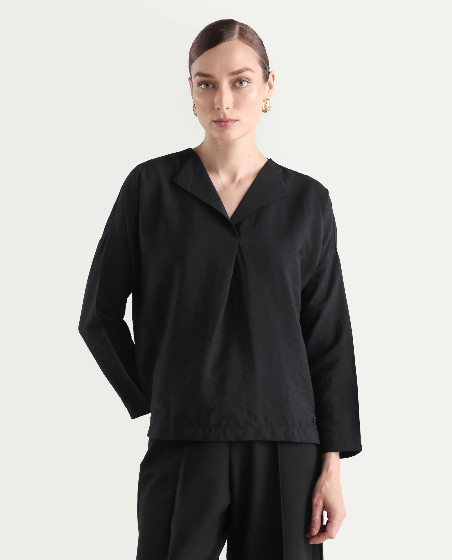 Rareism Women's Drap Black Nylon Blend Lapel Neck Plain Relaxed Fit Top - Image 3