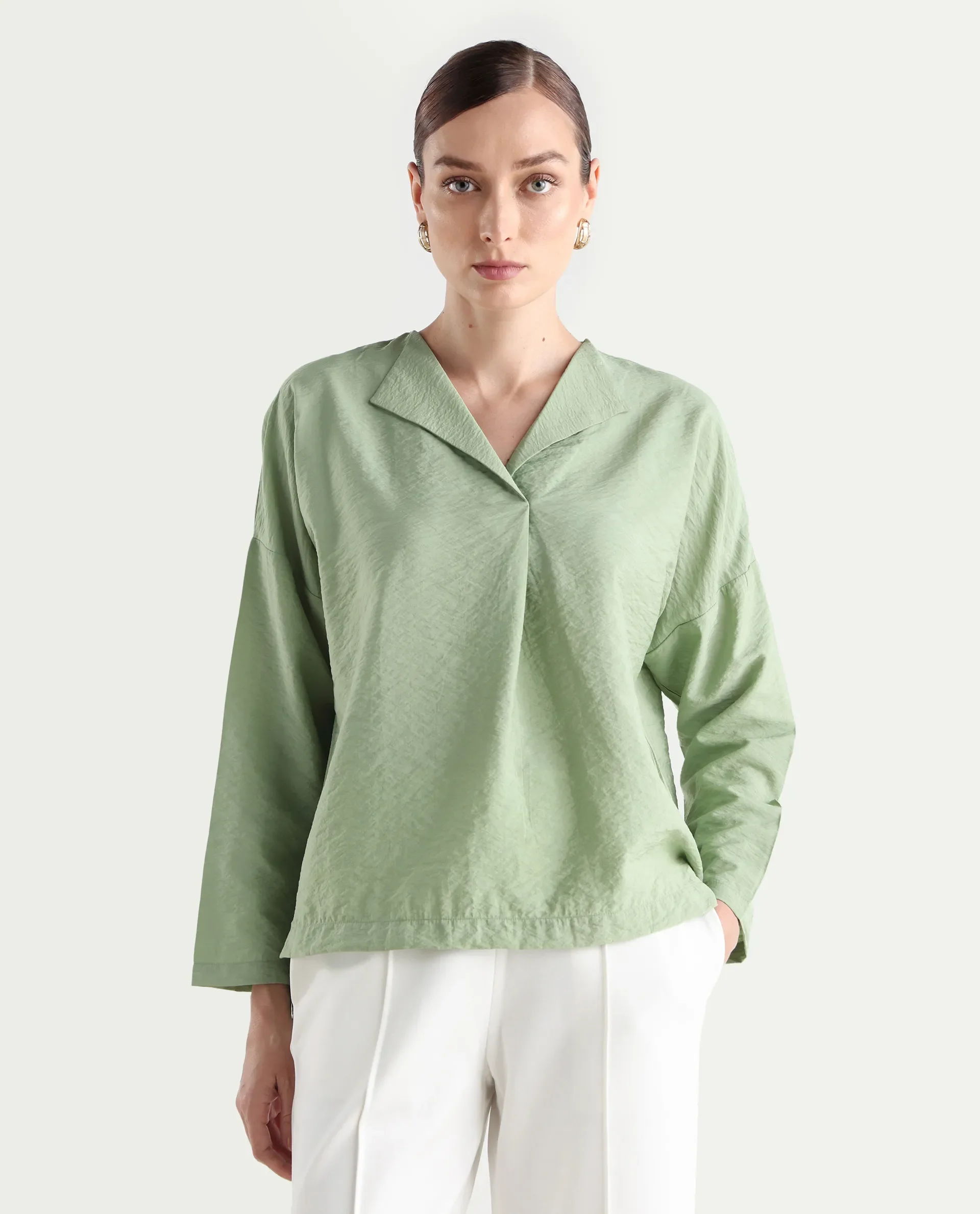 Rareism Women's Drap Green Nylon Blend Lapel Neck Plain Relaxed Fit Top - Image 3