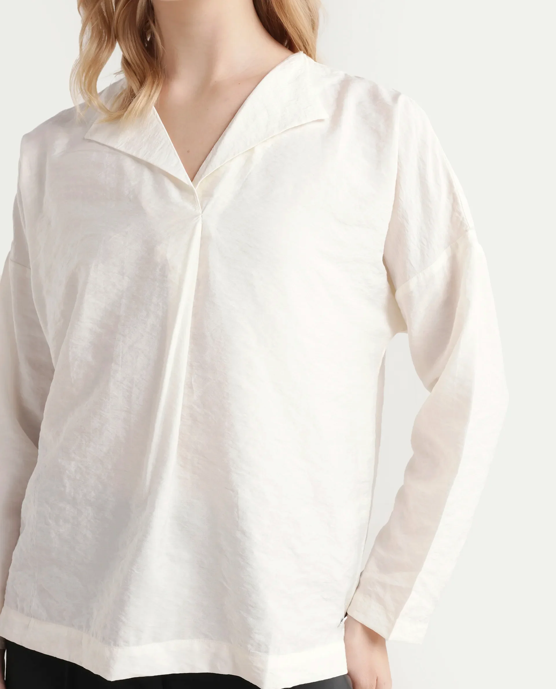 Rareism Women's Drap Off White Nylon Blend Lapel Neck Plain Relaxed Fit Top - Image 4