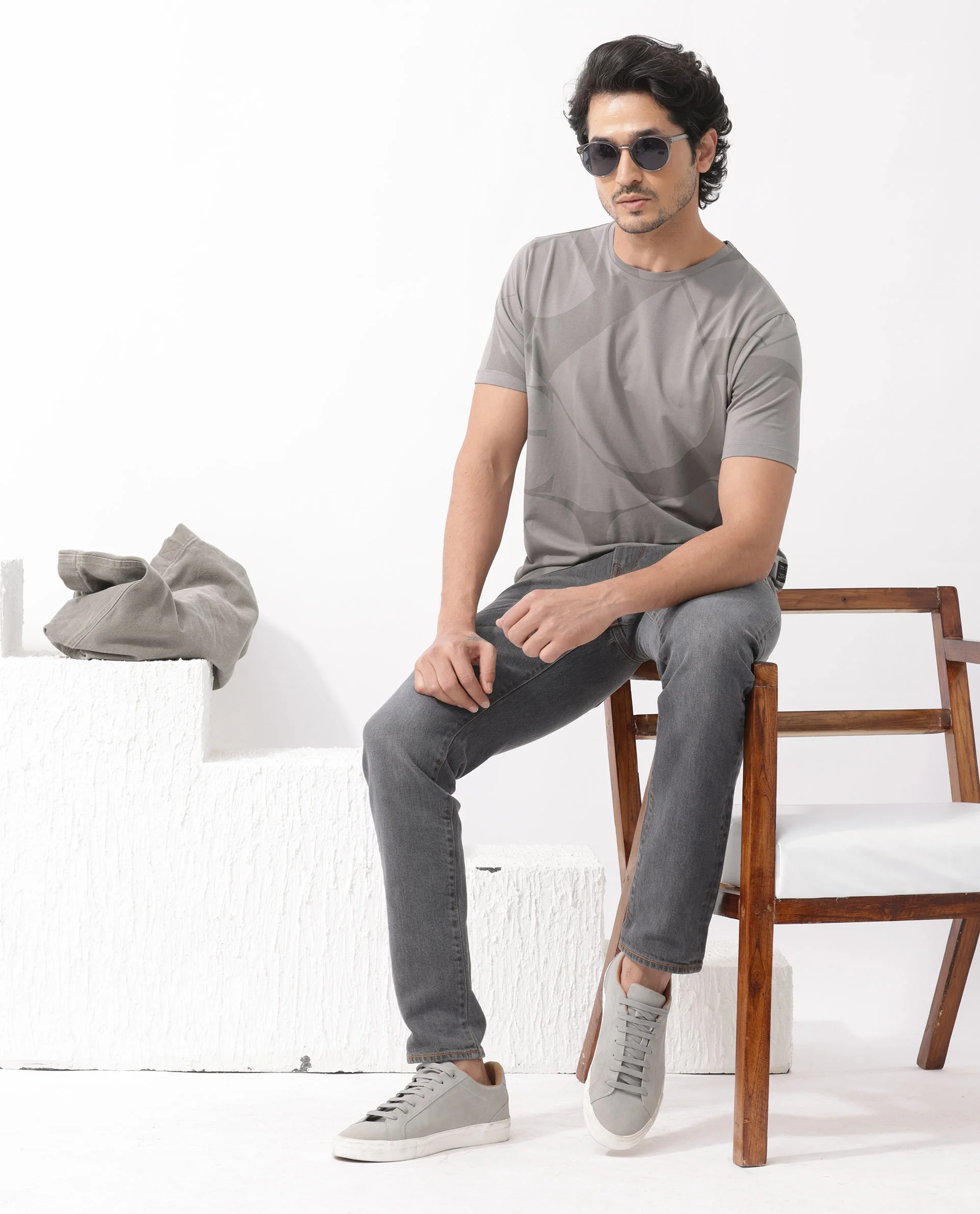 Rare Rabbit Articale Mens Drew Grey Cotton Lycra Fabric Short Sleeve Crew Neck Slim Fit Printed T-Shirt - Image 2