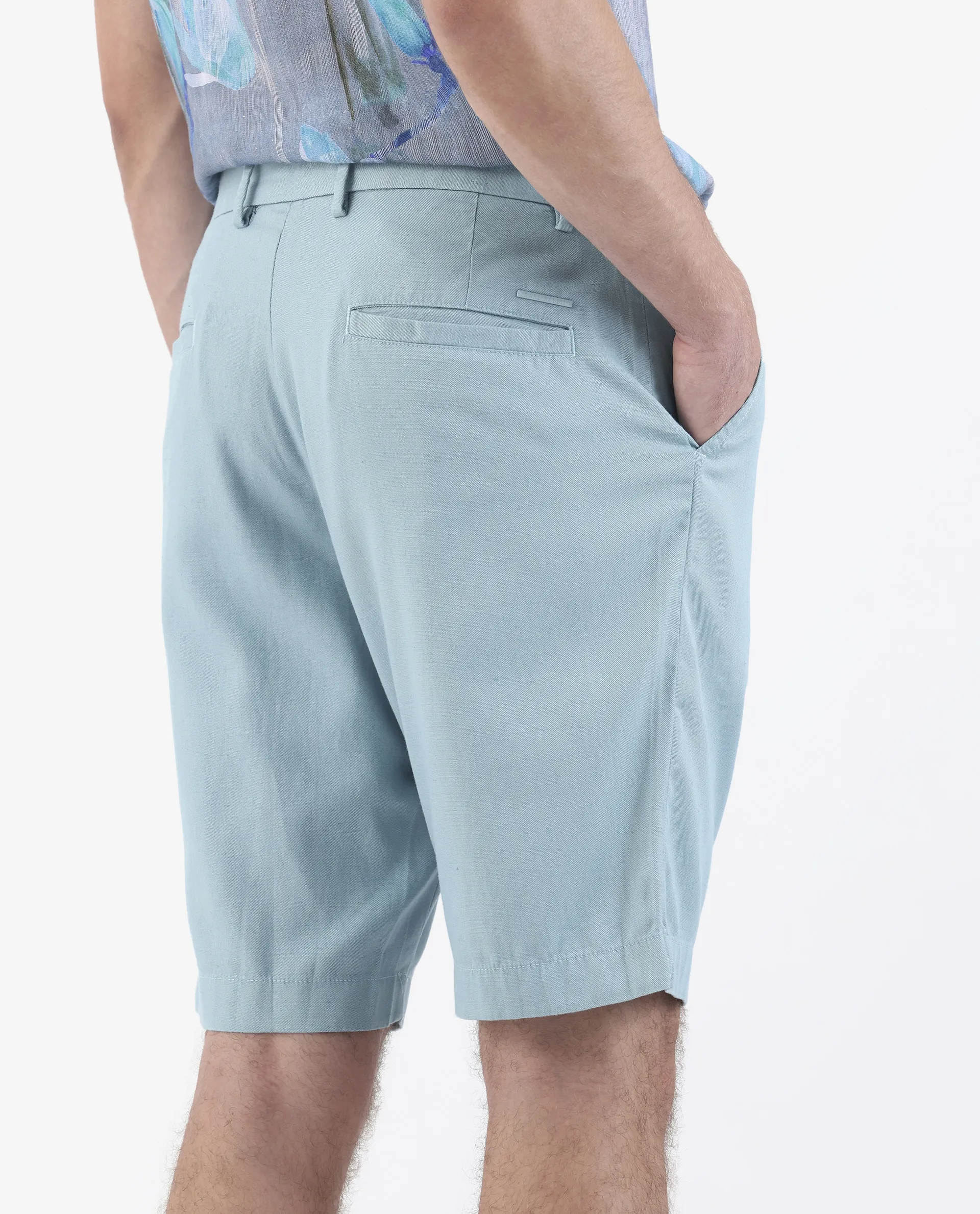 Rare Rabbit Men's Edam Turq Linen Blend Plain Relaxed Fit Shorts - Image 7