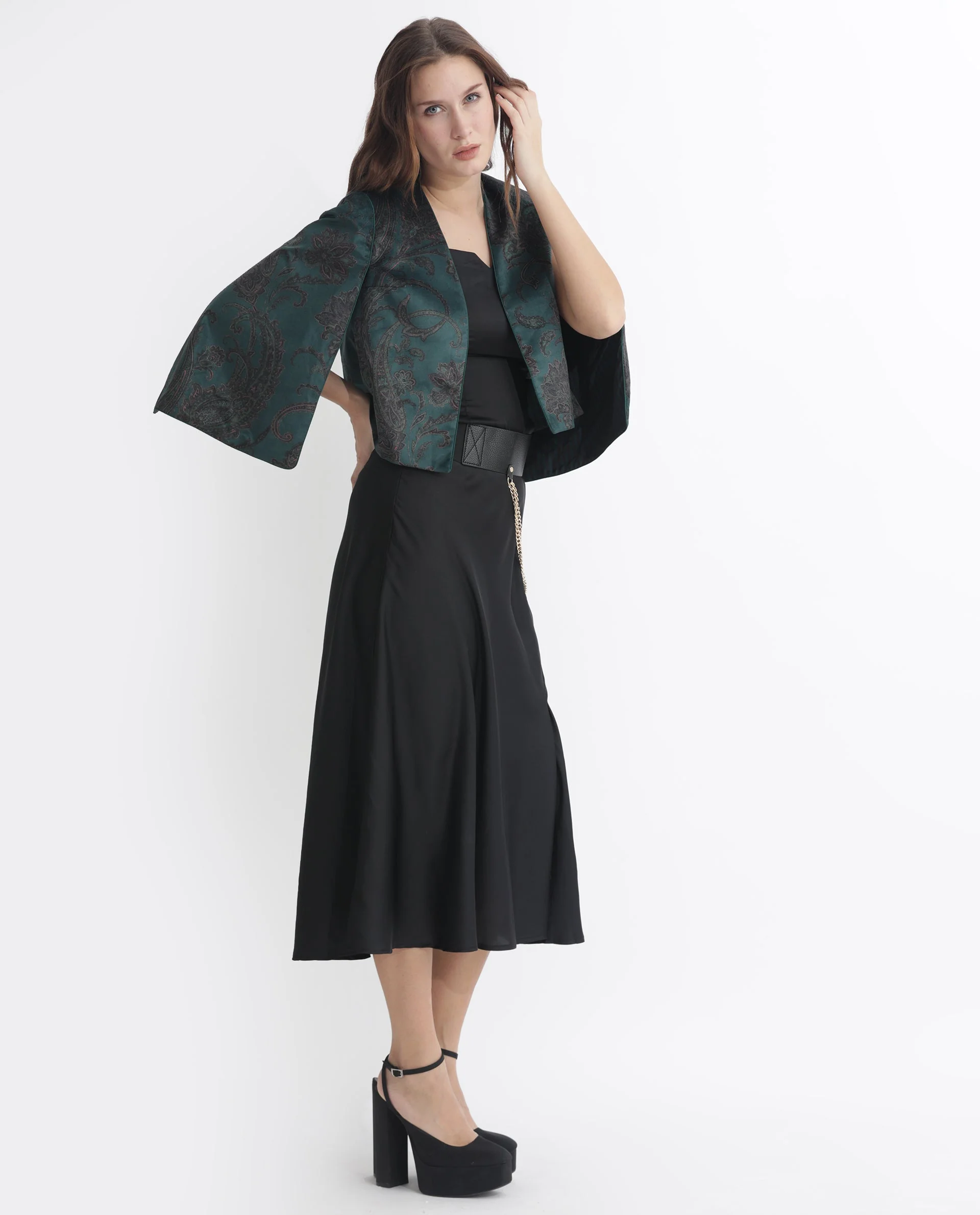 Rareism Women's Elani Green Velvet Collarless Floral Print Cape Sleeve Regular Fit Shrug - Image 2