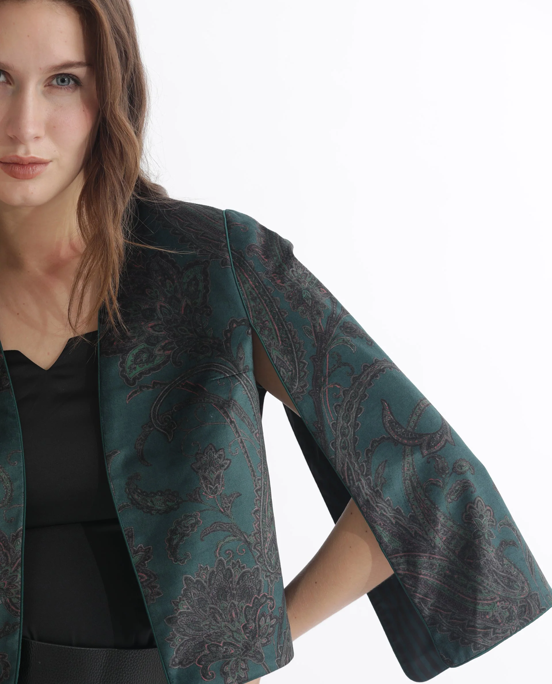 Rareism Women's Elani Green Velvet Collarless Floral Print Cape Sleeve Regular Fit Shrug - Image 3