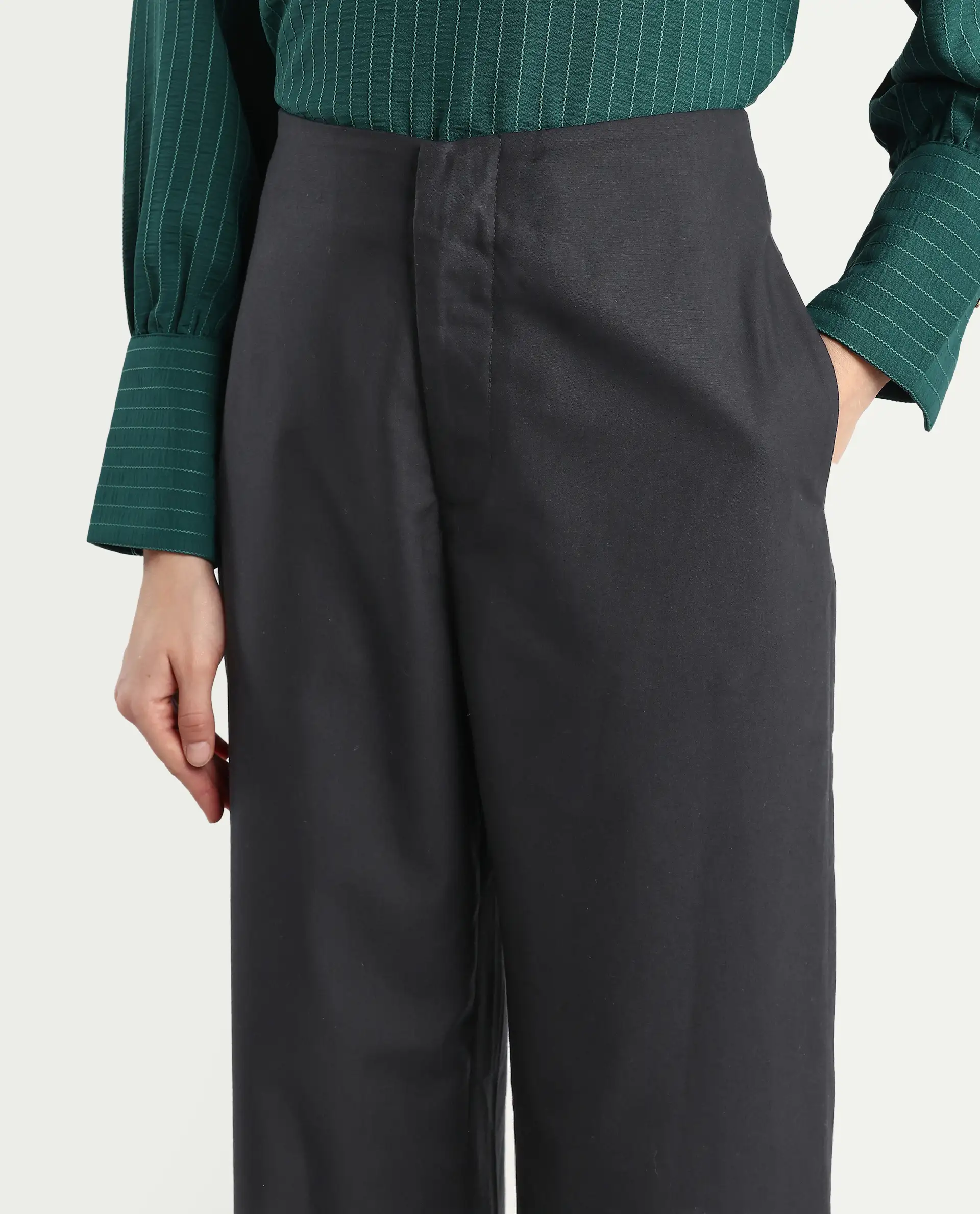 Rareism Women Elary Black Viscose Blend Button Closure Wide Leg Fit Plain Trouser - Image 4