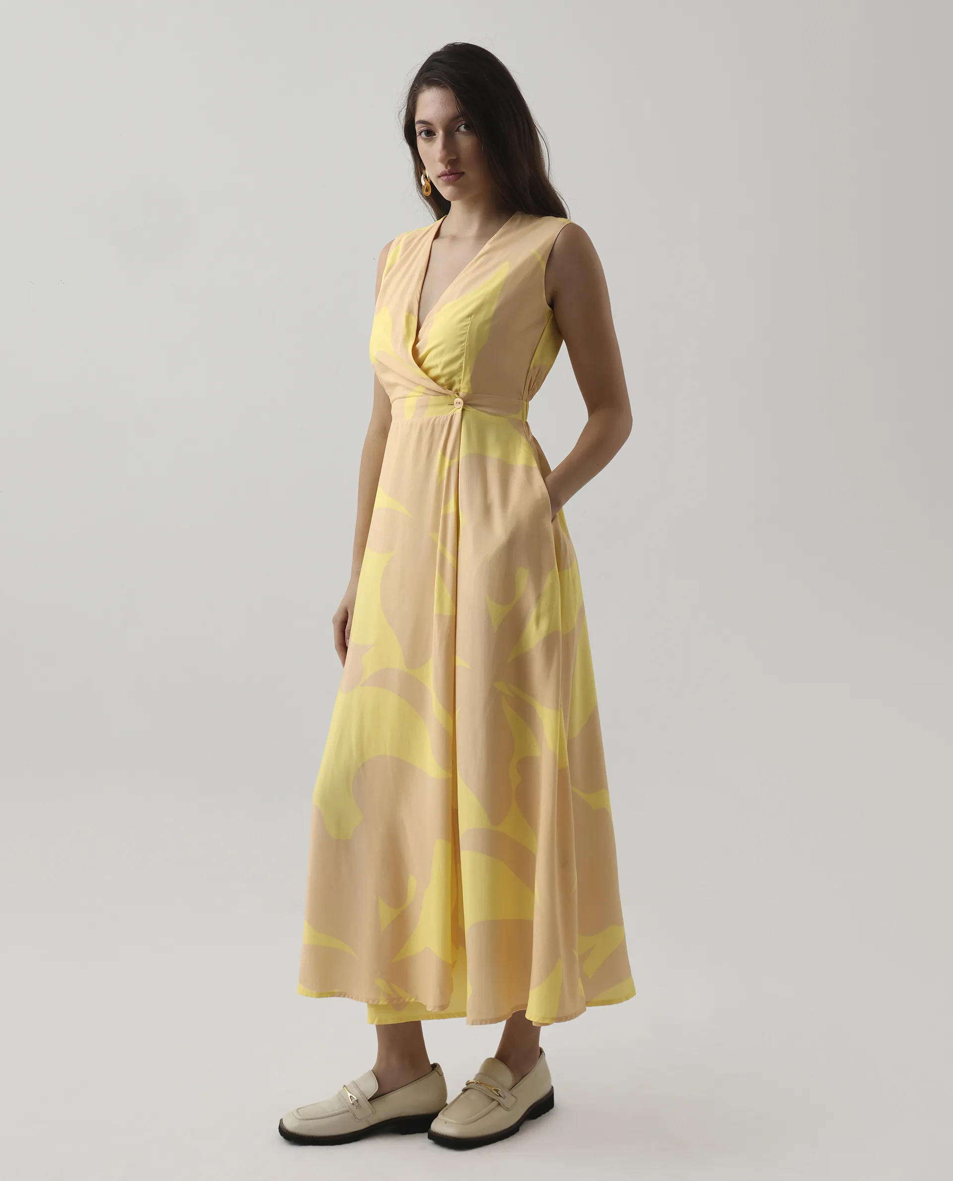 Rareism Women's Elbee Brown Viscose Wrap Neck A-Line Printed Midi Dress - Image 5