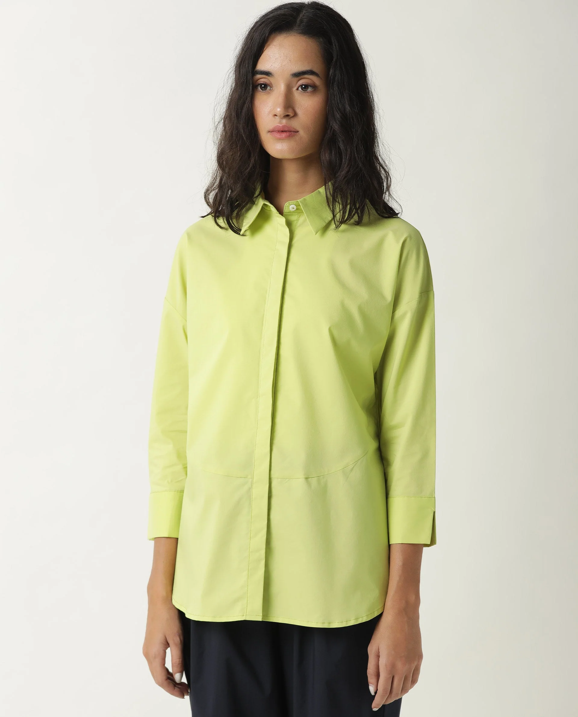 Rareism Women's Eleven Green Spread Collar Plain Knee Length Tailored Top - Image 3