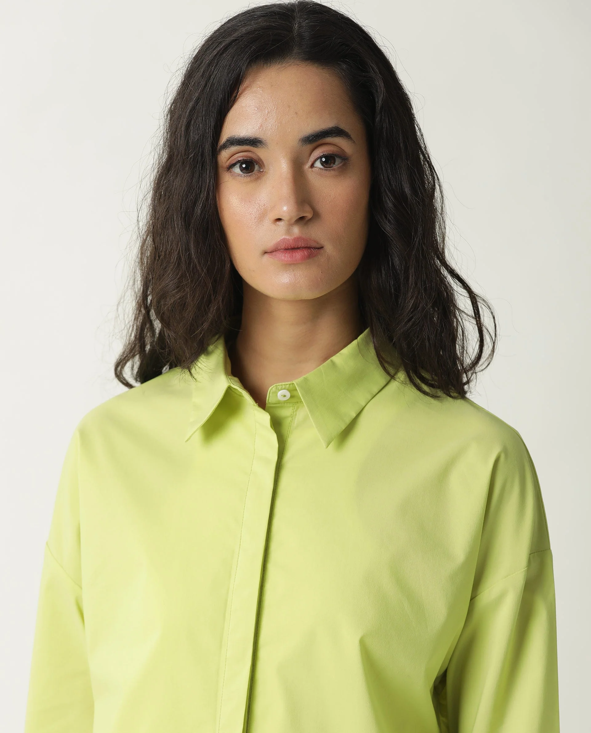 Rareism Women's Eleven Green Spread Collar Plain Knee Length Tailored Top - Image 4