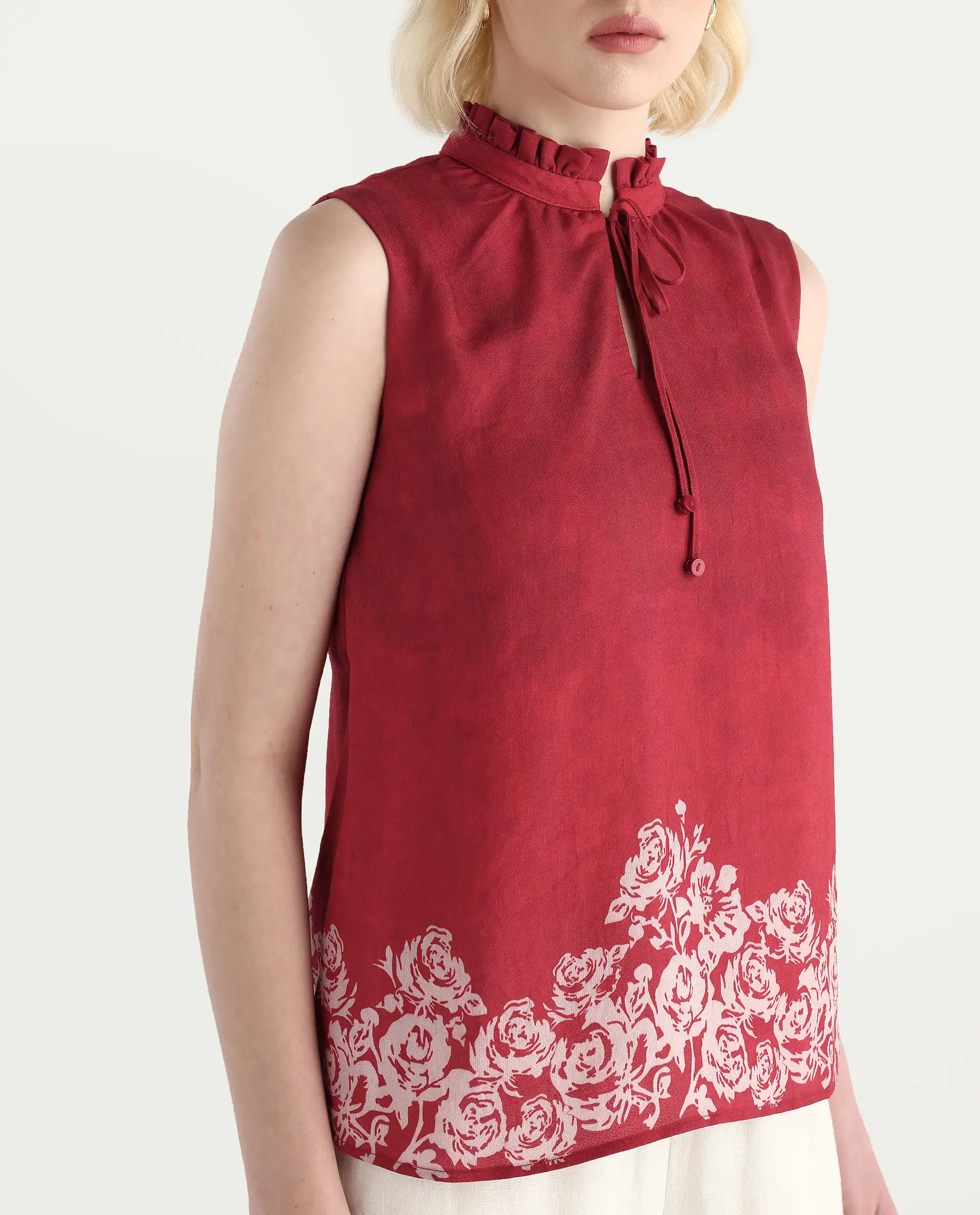 Rareism Women's Elfin Red Polyester Sleeveless Mandarin Collar Regular Fit Top - Image 5