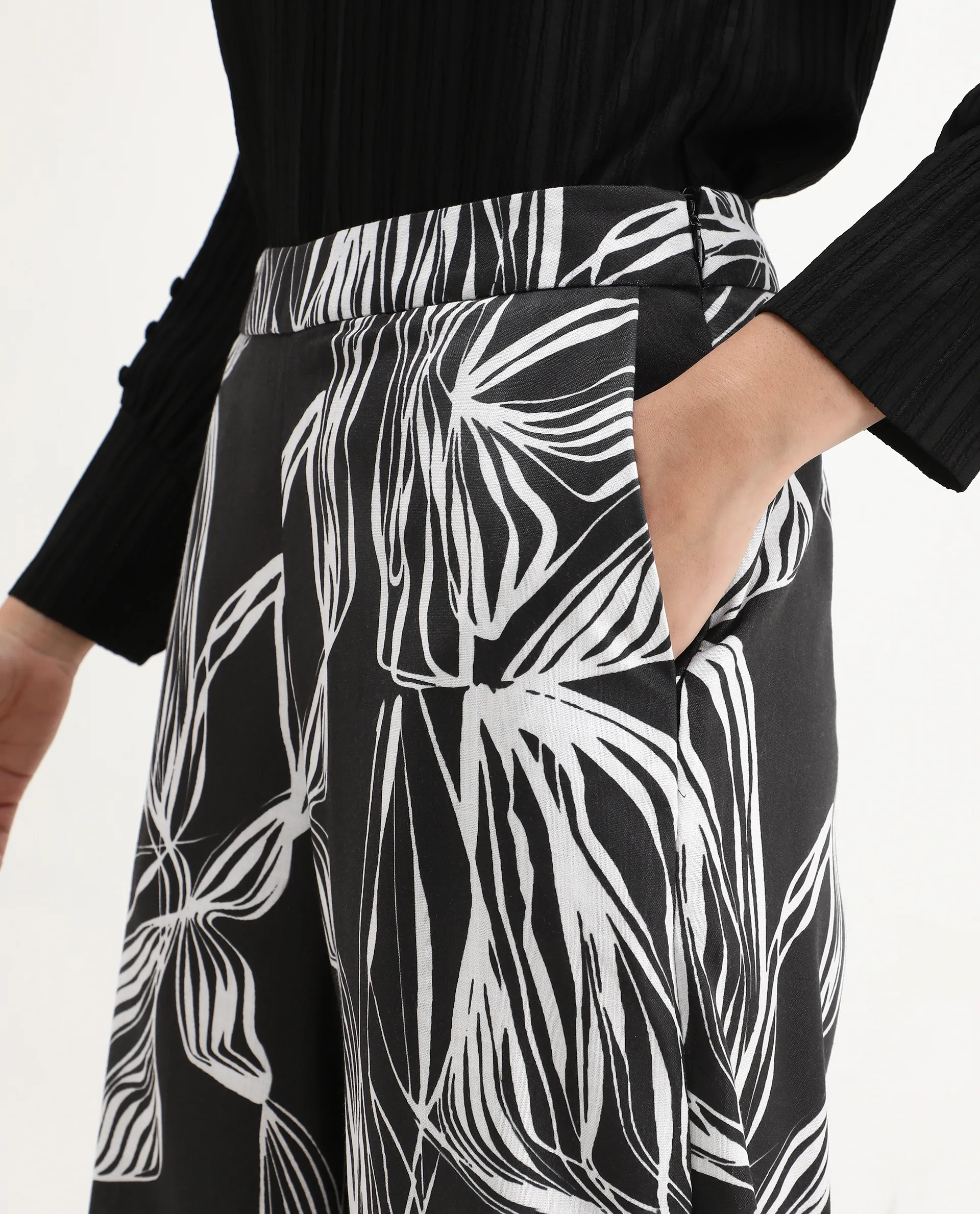 Rareism Women's Eloff-B Black Polyester Zipper Closure Wide Ankle Length Abstract Print Trouser - Image 4