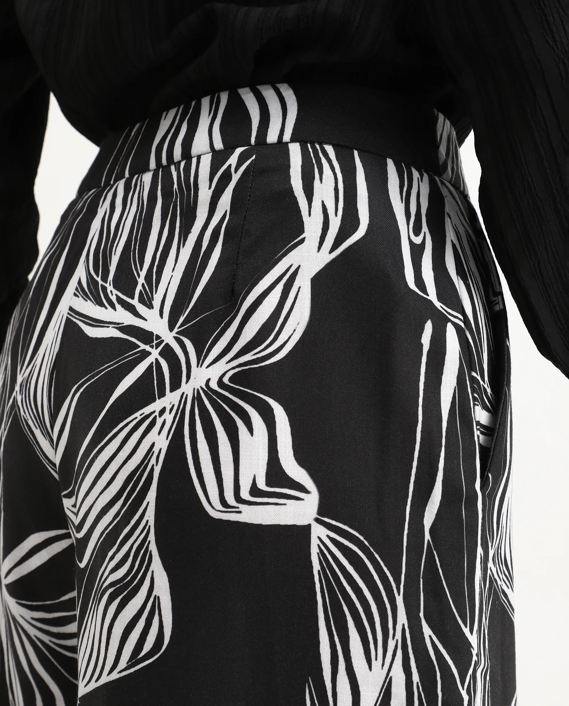 Rareism Women's Eloff-B Black Polyester Zipper Closure Wide Ankle Length Abstract Print Trouser - Image 5