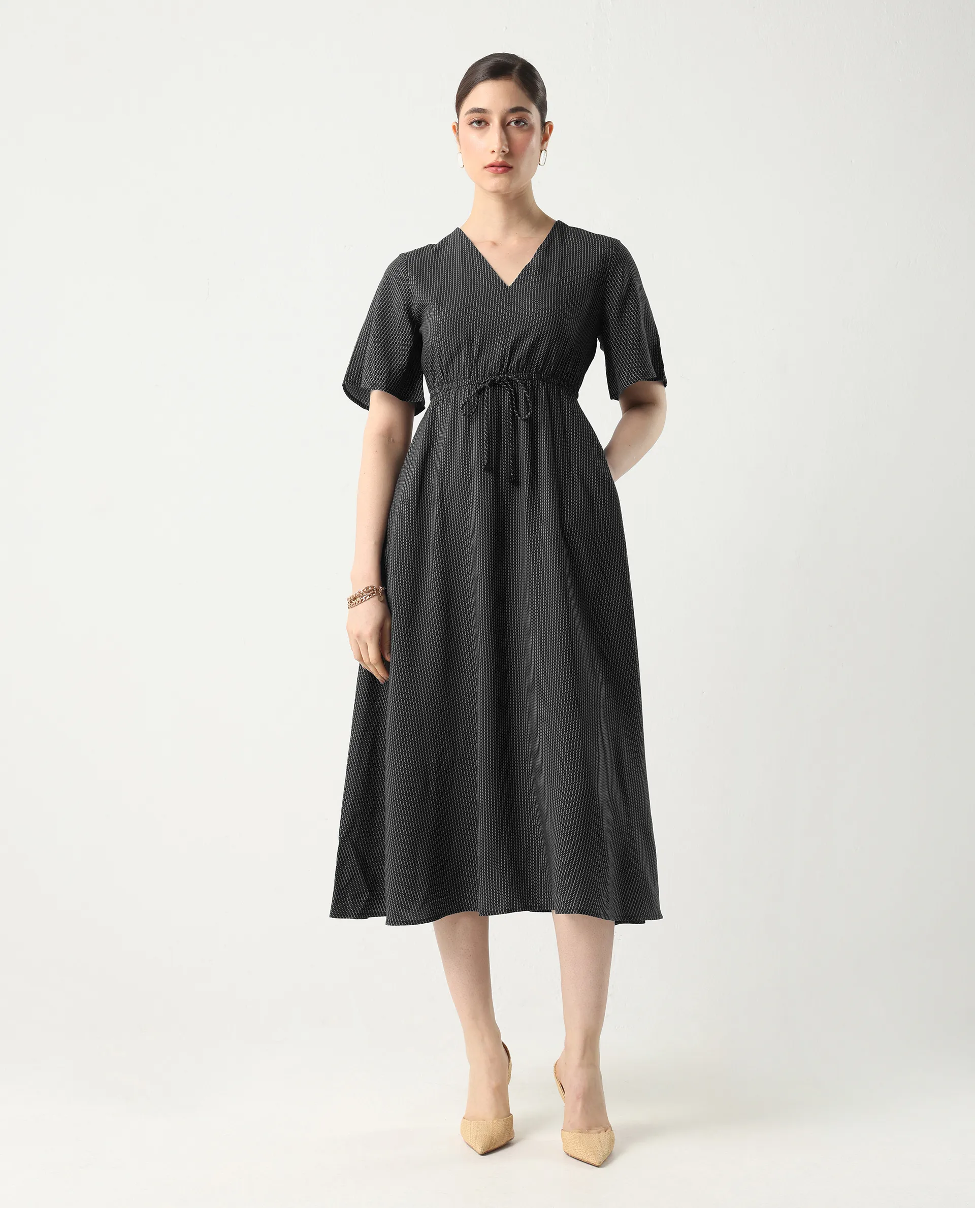 Rareism Women's Eloys Black Viscose V-Neck Flared Printed Midi Dress - Image 3