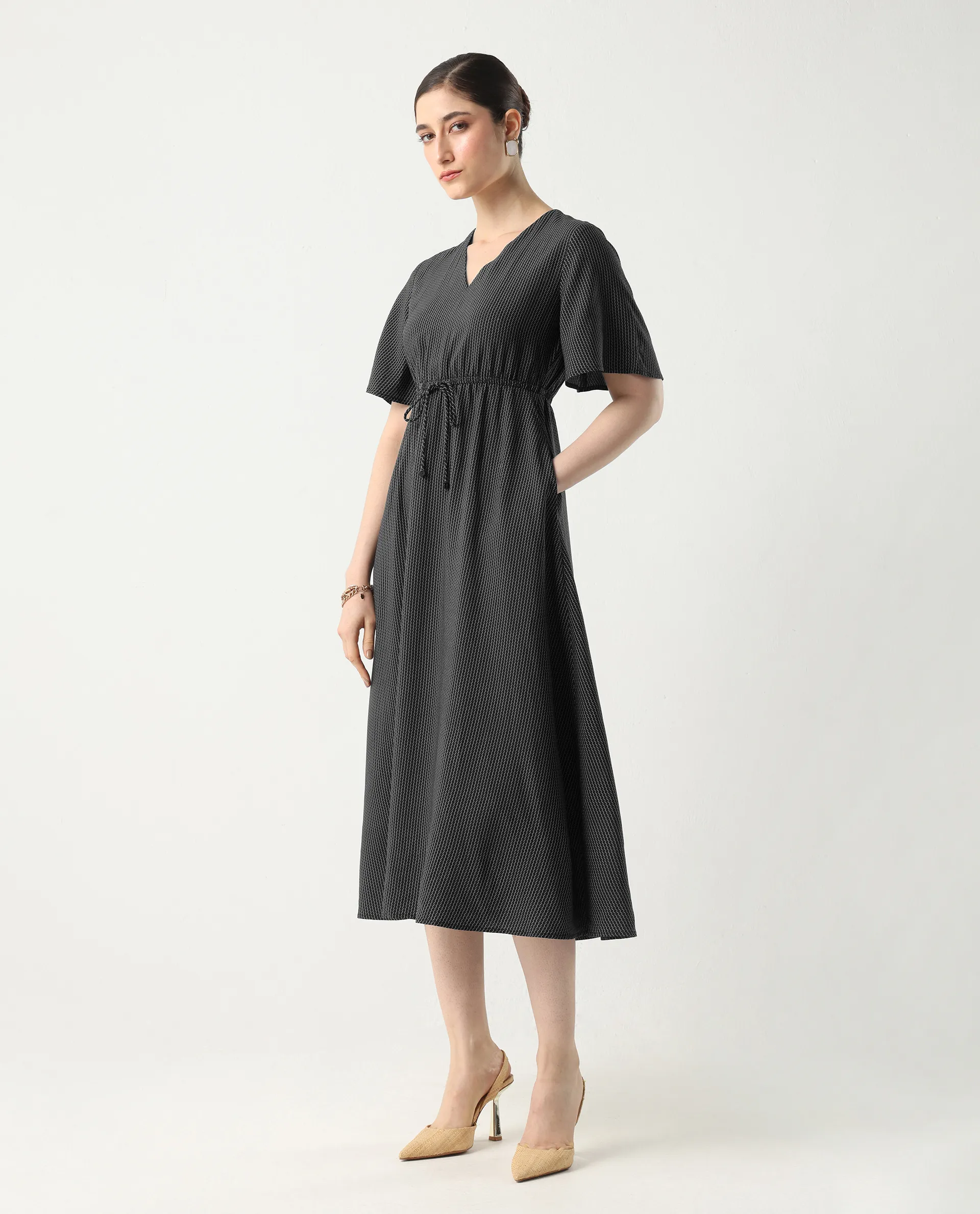 Rareism Women's Eloys Black Viscose V-Neck Flared Printed Midi Dress - Image 7