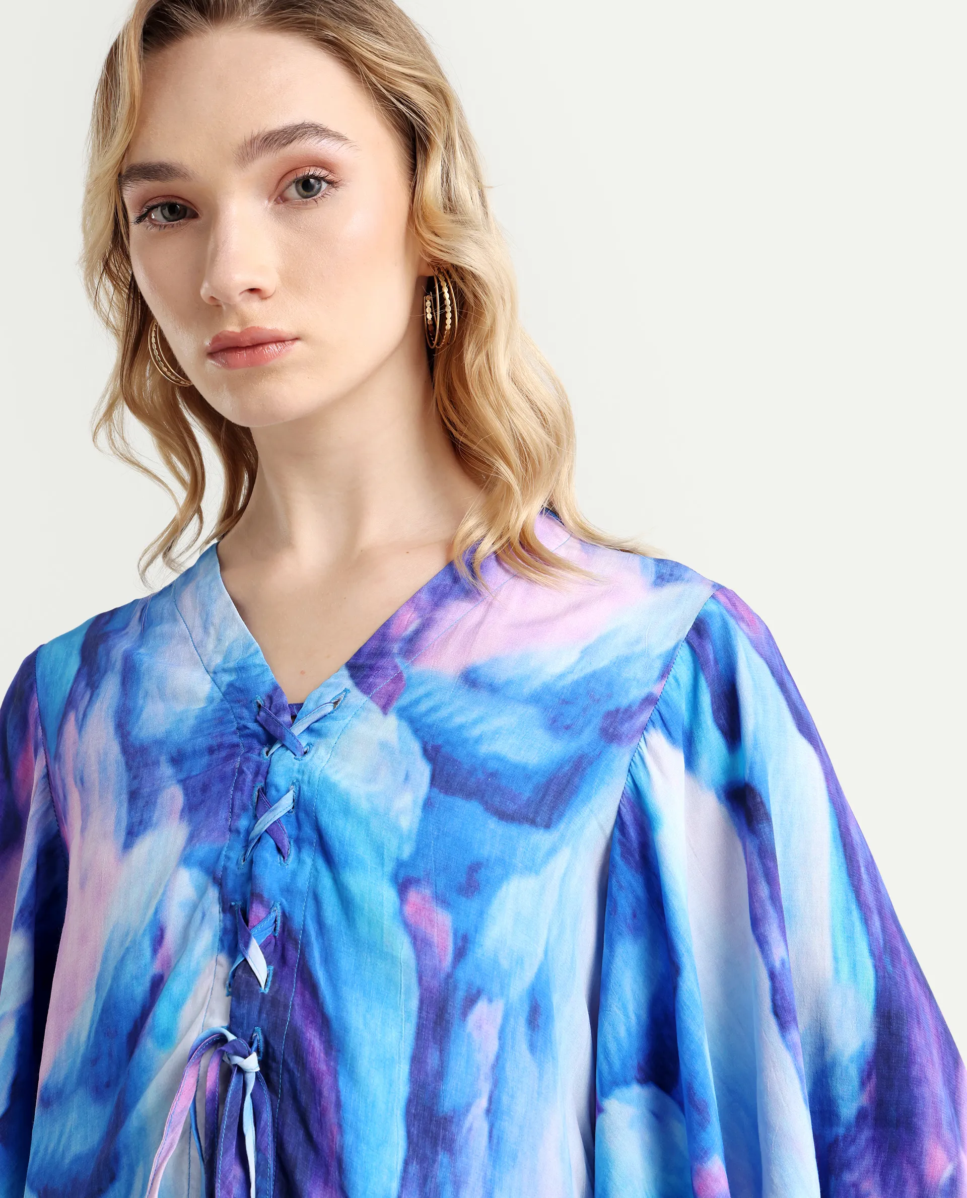 Rareism Women's Eltop Blue Polyester V-Neck Abstract Print Flared Sleeve Crop Relaxed Fit Top - Image 3