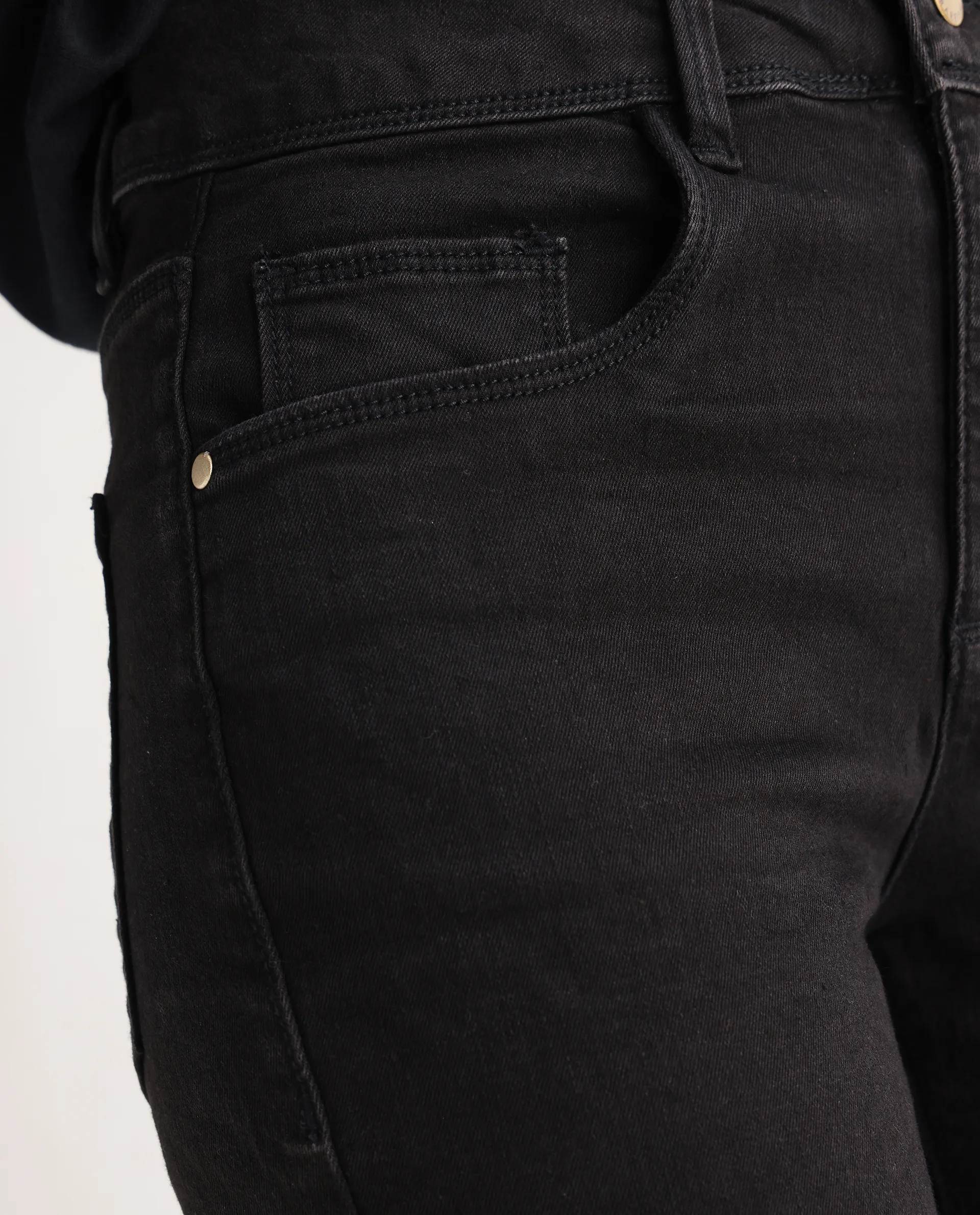 Rareism Women's Emerald Black Cotton Blend Plain Ankle Length Slim Fit Jeans - Image 5